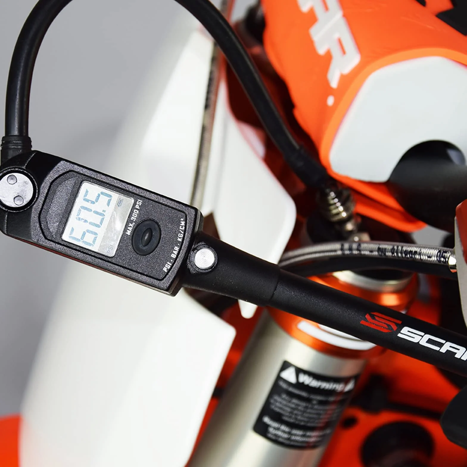 SCAR Pompa Digitale Forcella Pressurizzata WP AER 48 PSF KYB KAYABA SHOWA SFF KTM HUSQVARNA GAS 50 65 85 125 250 350 450 SX SXF OEM 79412966100