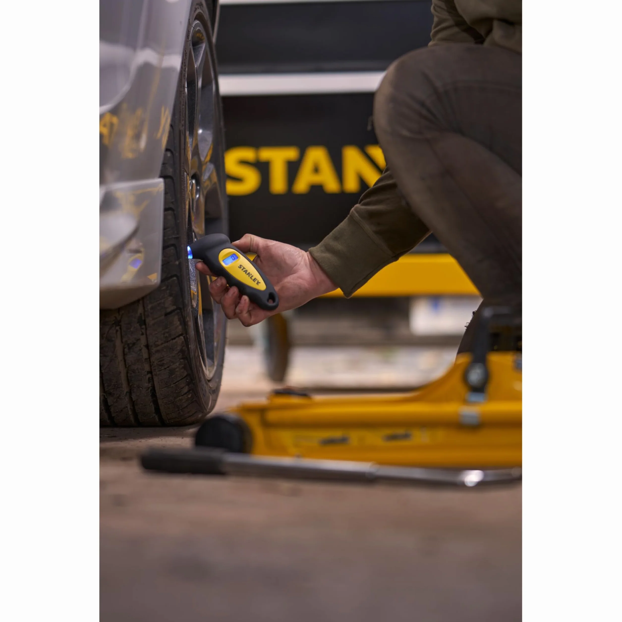STANLEY Tester di pressione di pneumatico Digitale, nero STHT80874-0