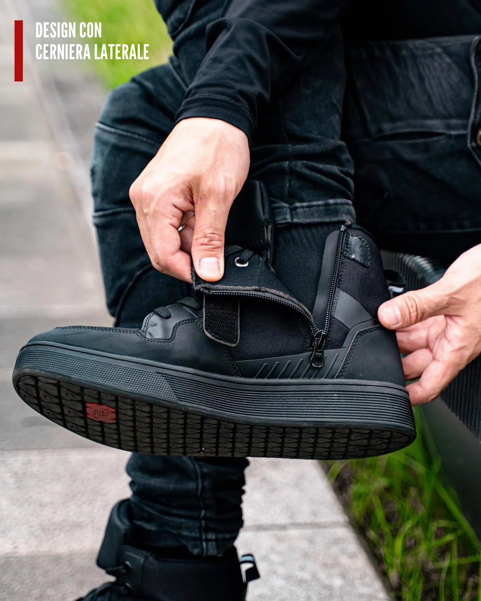 RIDEIRON Scarpe Moto Uomo Stivali Moto Normativa CE Adatti a Tutte Le Stagioni, Impermeabili Antiscivolo Traspiranti alla Moda e Comodi Nero