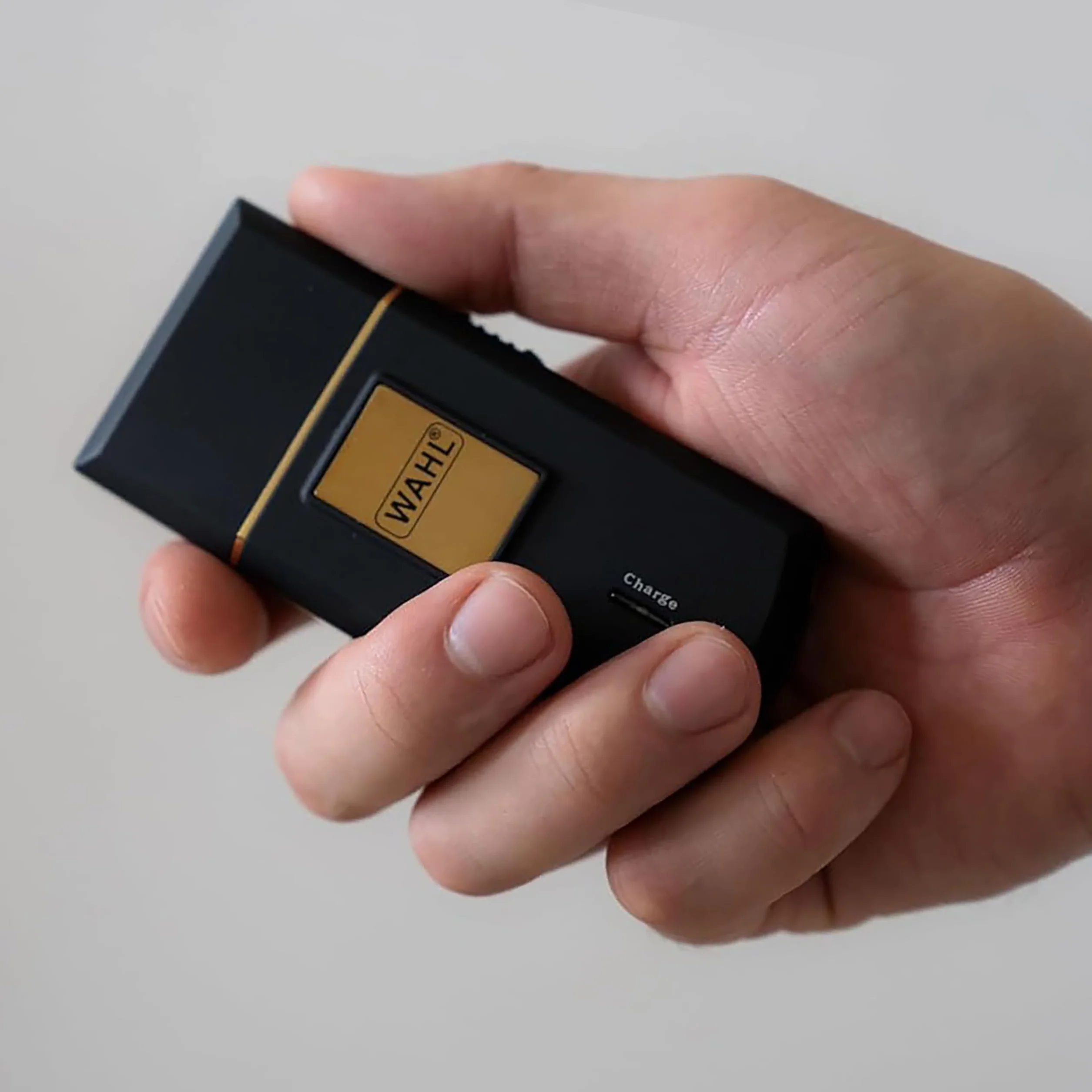 Wahl Travel Shaver Gold Edition Rasoio Elettrico Cordless Ricaricabile per Uomo