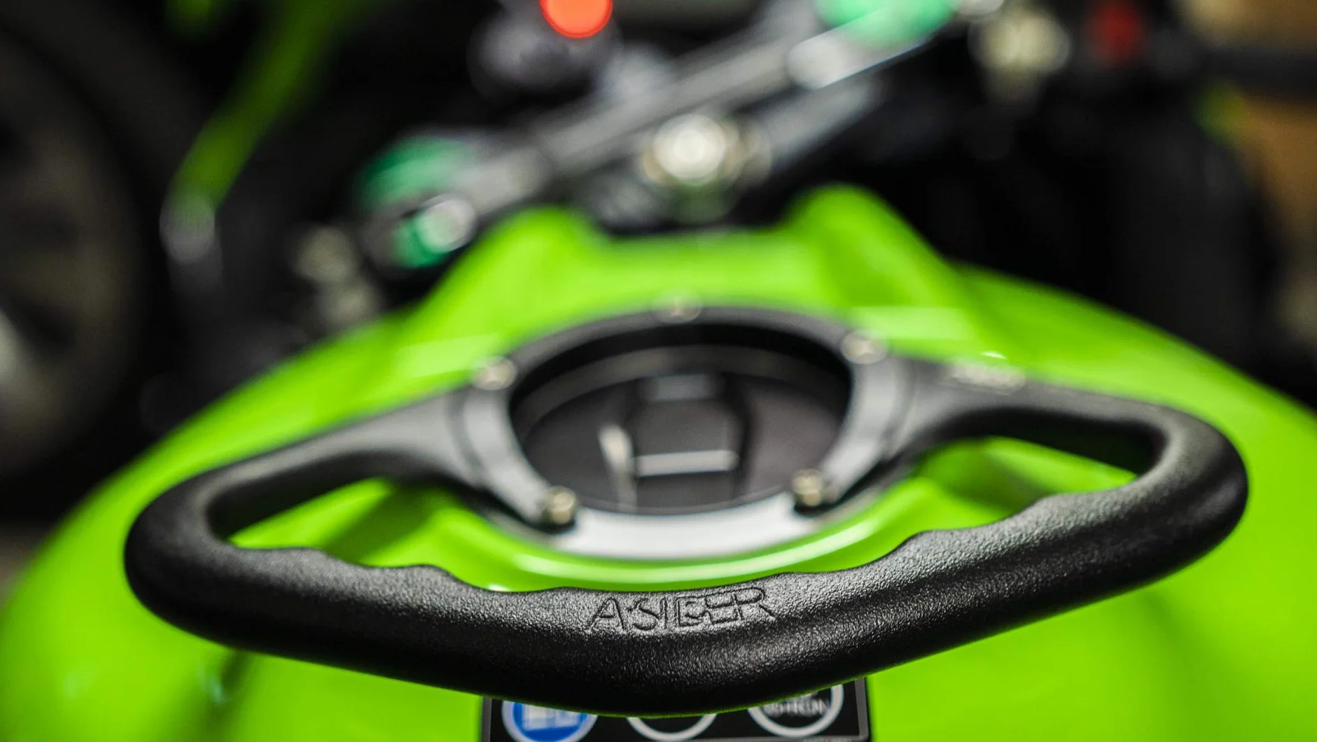 Moto Maniglia Serbatoio Nero A-SIDER Passeggero per l'installazione compatibile con alcuni modelli kawasaki