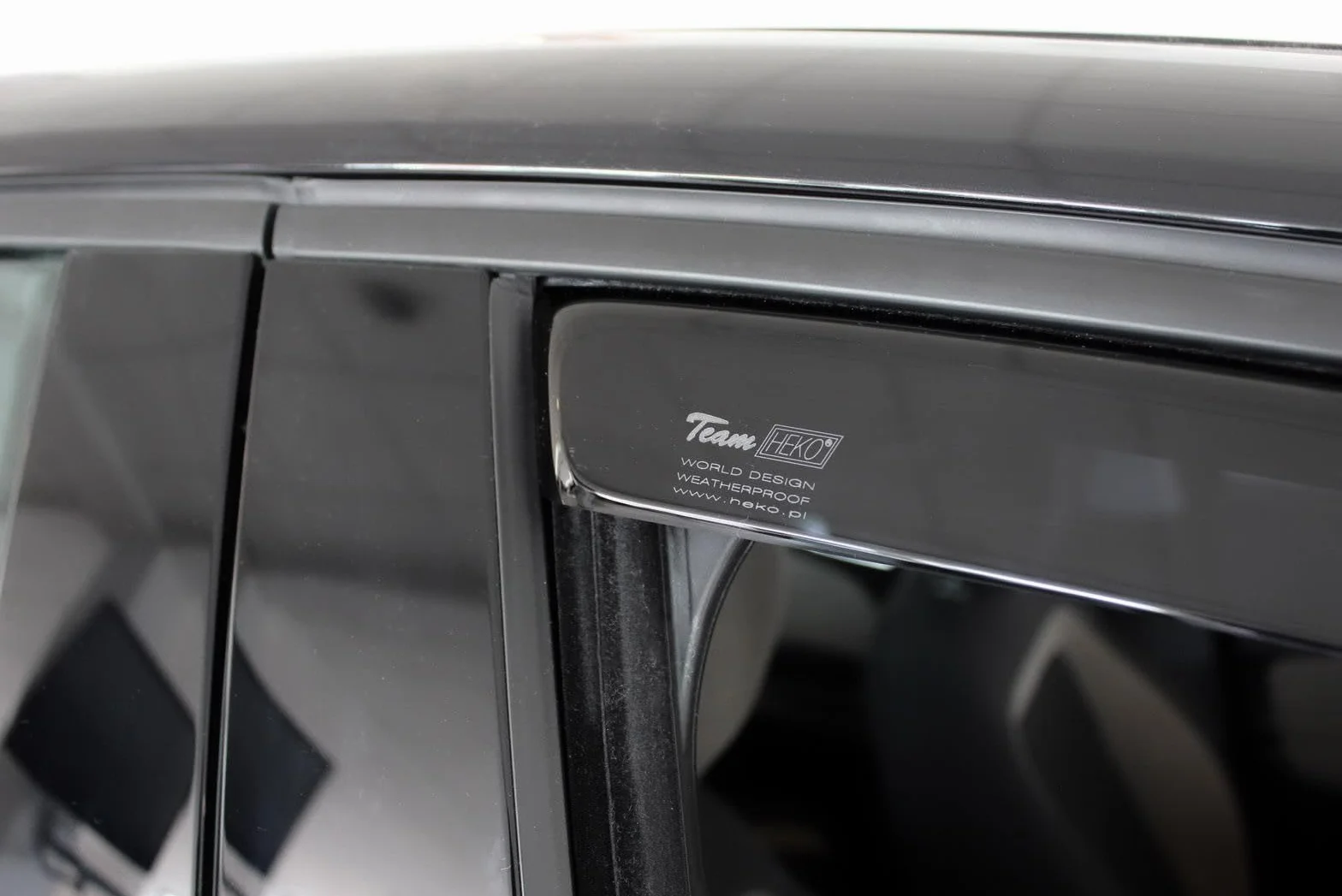 Deflettori d'Aria J&J AUTOMOTIVE per Fiat Tipo 4/5-Porte Berlina 2015, Set 2 Pezzi Nero Fumé