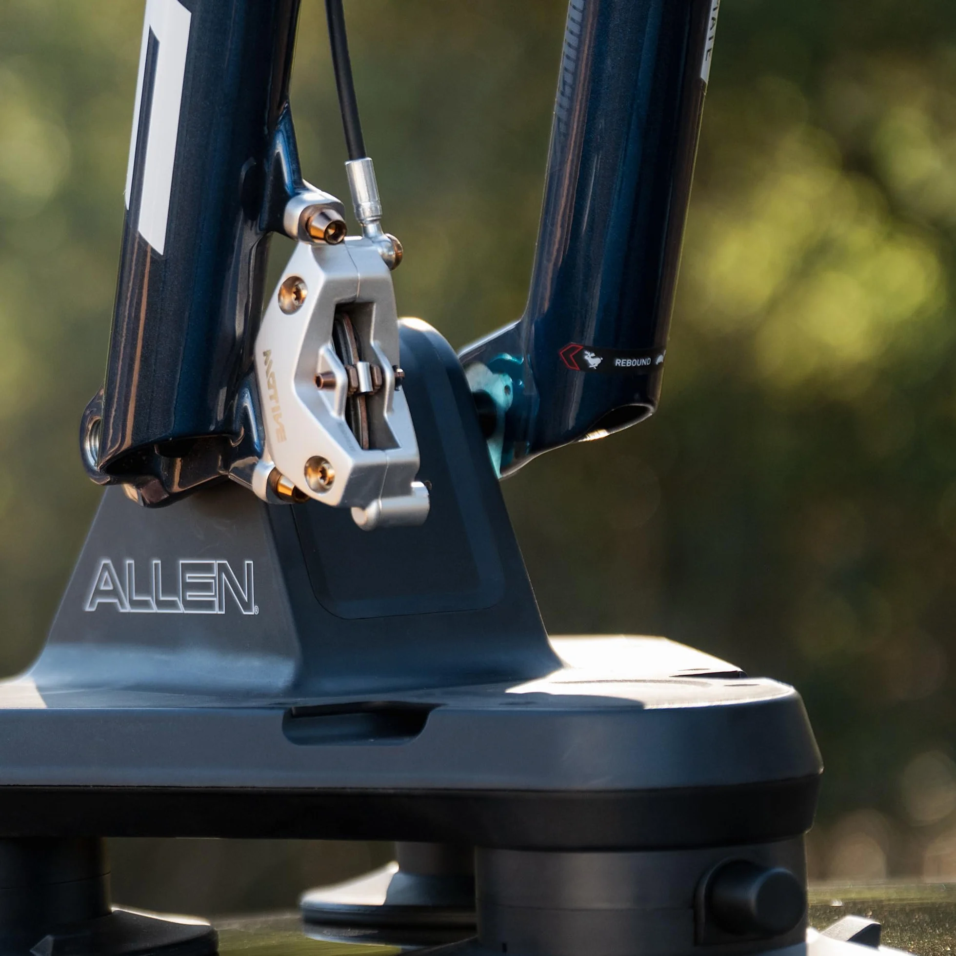 Allen Smart Suction® GO: PORTABICI COMPATTO PER 1 BICI