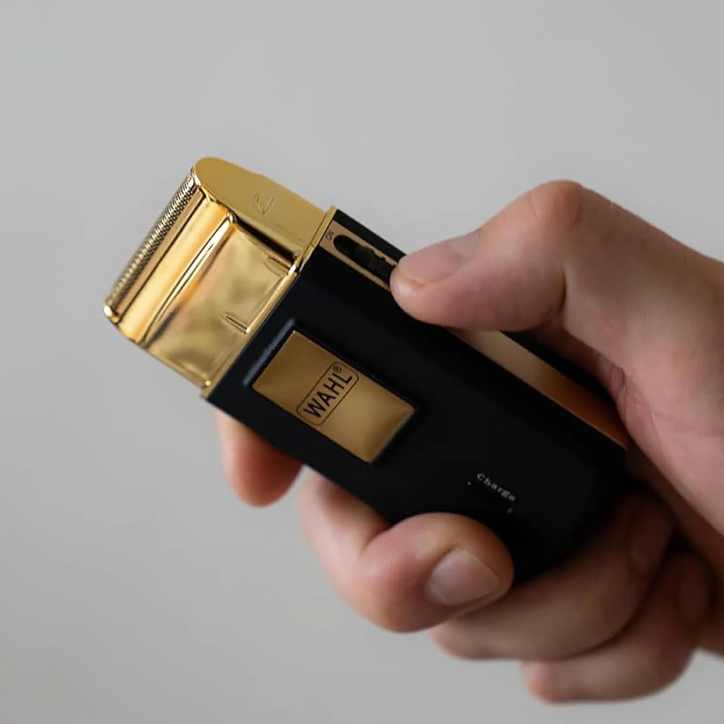 Wahl Travel Shaver Gold Edition Rasoio Elettrico Cordless Ricaricabile per Uomo