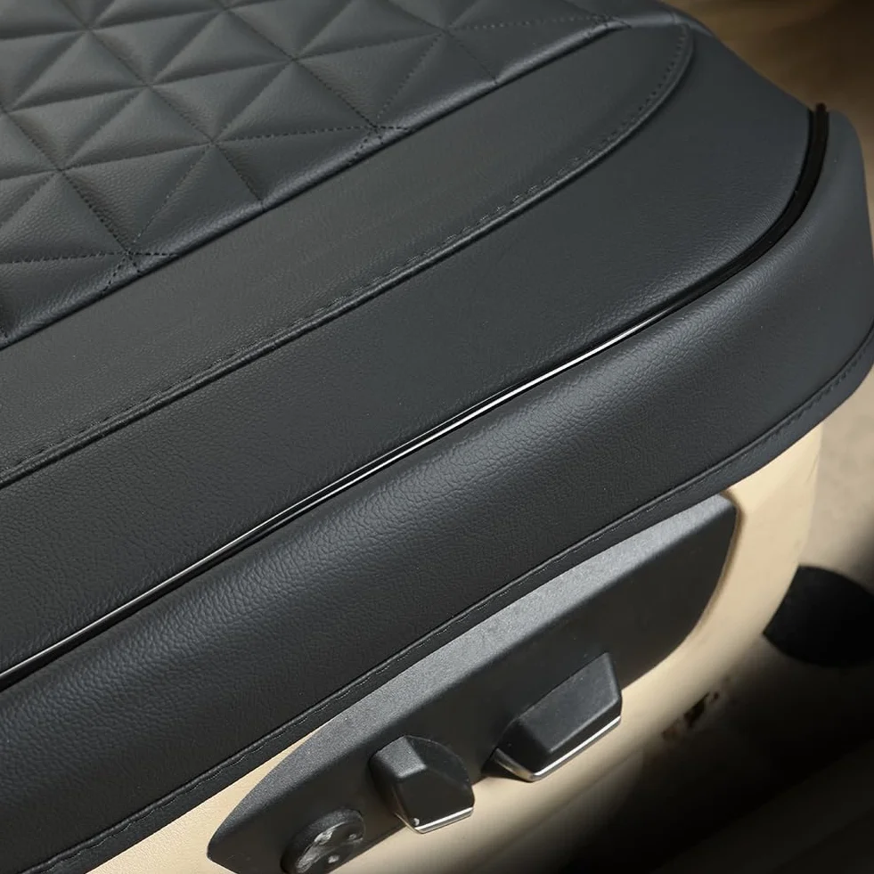 Cuscino Coprisedile Anteriore Auto Black Panther Ecopelle Design Trapuntato Base Antiscivolo Tasca Portaoggetti Universale Nero 1 Pezzo