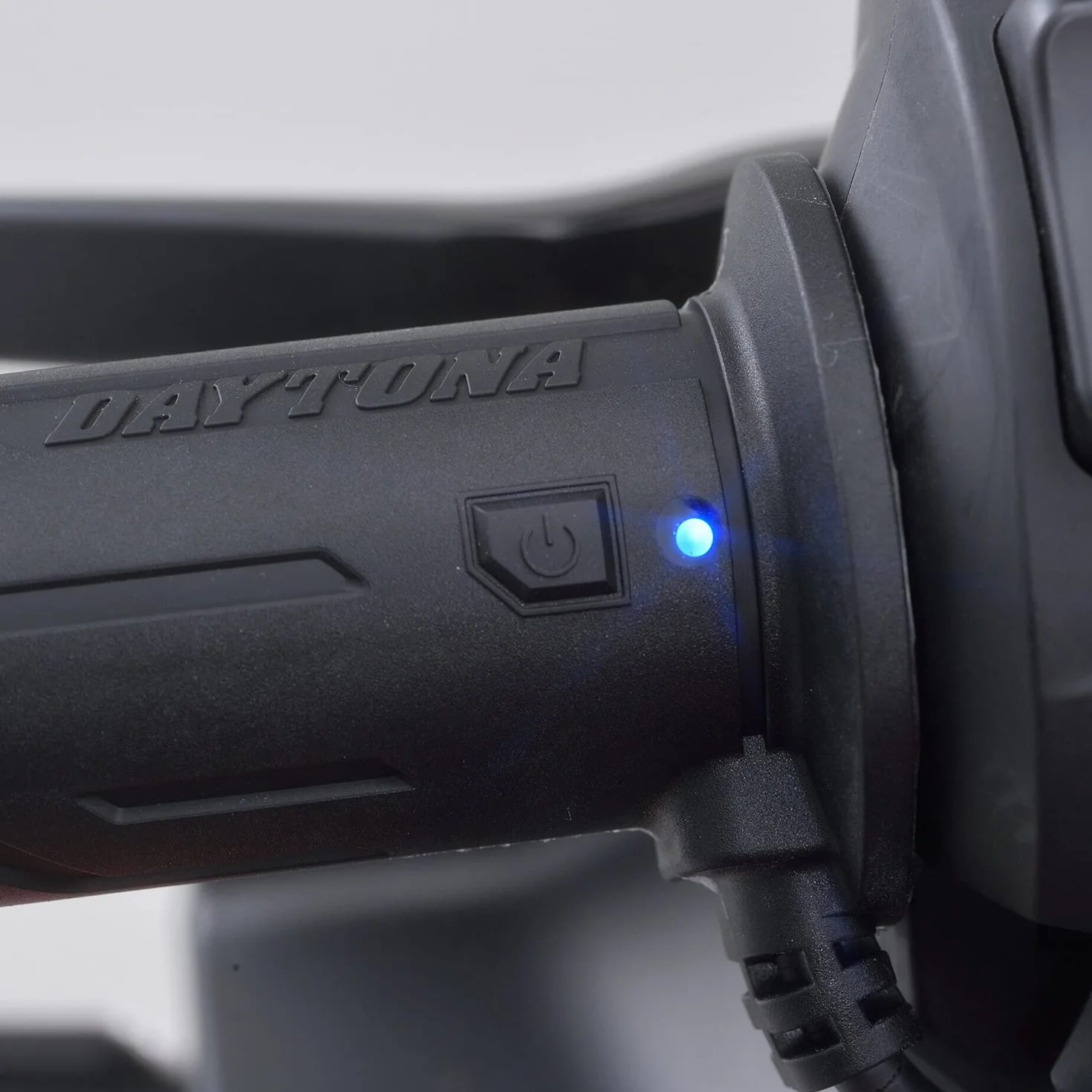 DAYTONA kit manopole riscaldate moto manubri 22,2mm terminale aperto/controllo mecc. con protezione batteria