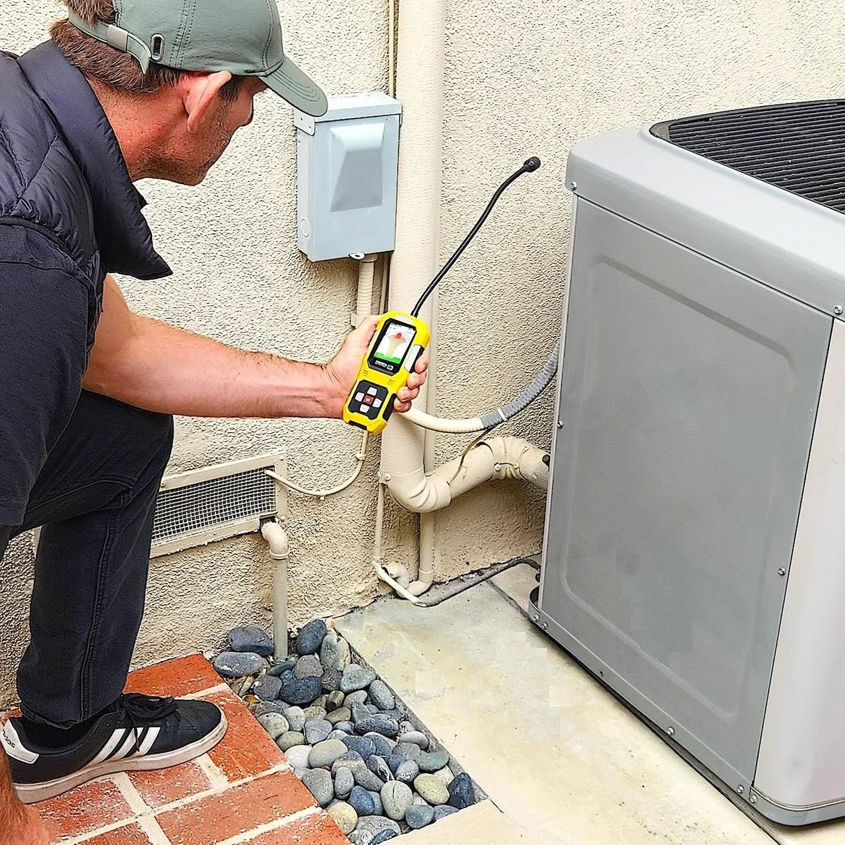 Rilevatore di Perdite di Freon | Test di Caduta da 10 ft Superato | Rilevatore Refrigeranti per Aria Condizionata | HVAC, Veicoli, Auto, Portatile, Industriale, Alogeni, R143A, CFC, HFC, HCFC e HFO |