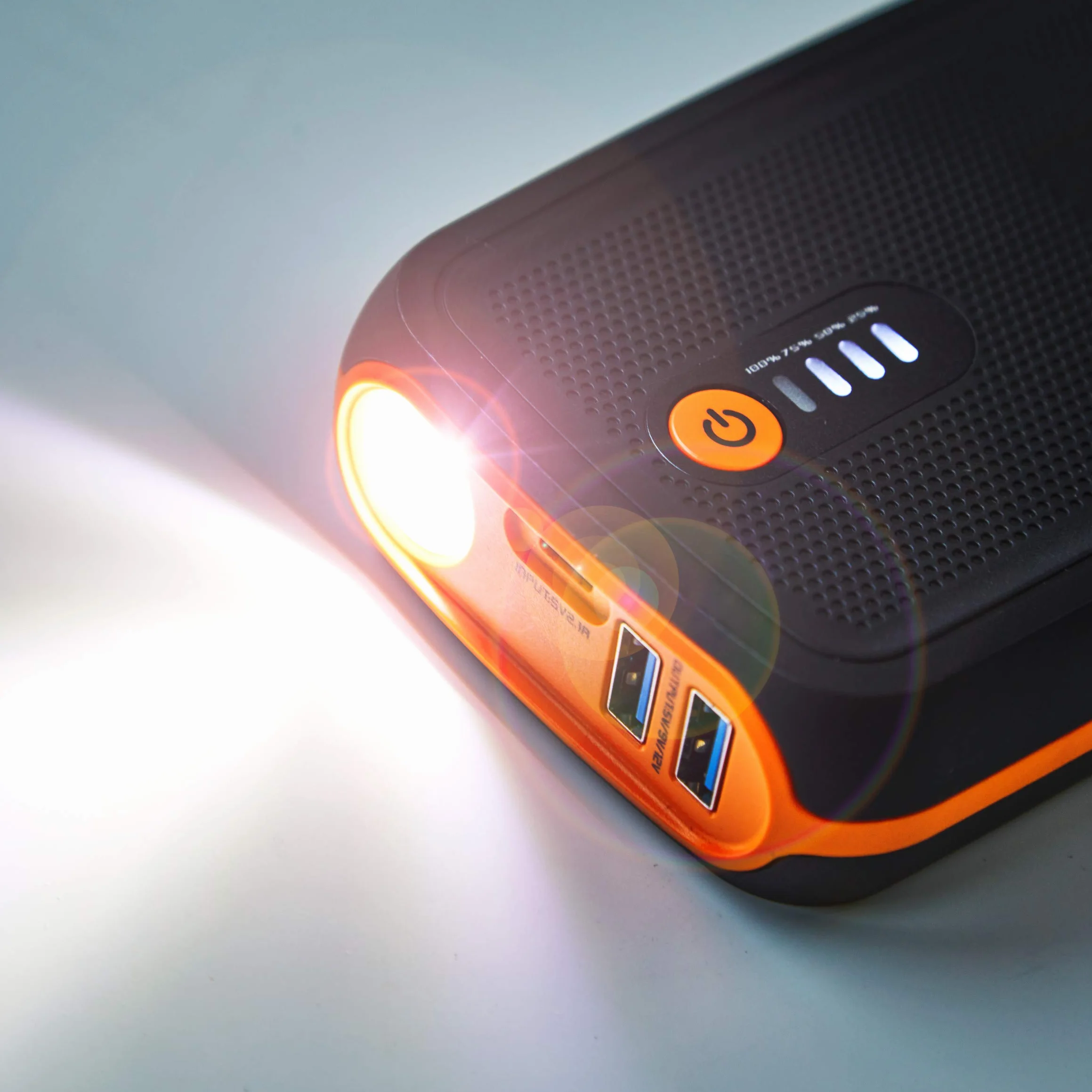 OSRAM BATTERYstart 300, avviatore al Litio da 13.000 mAh per Veicoli con Motore a Benzina Fino a 6l e Motore Diesel da 3l