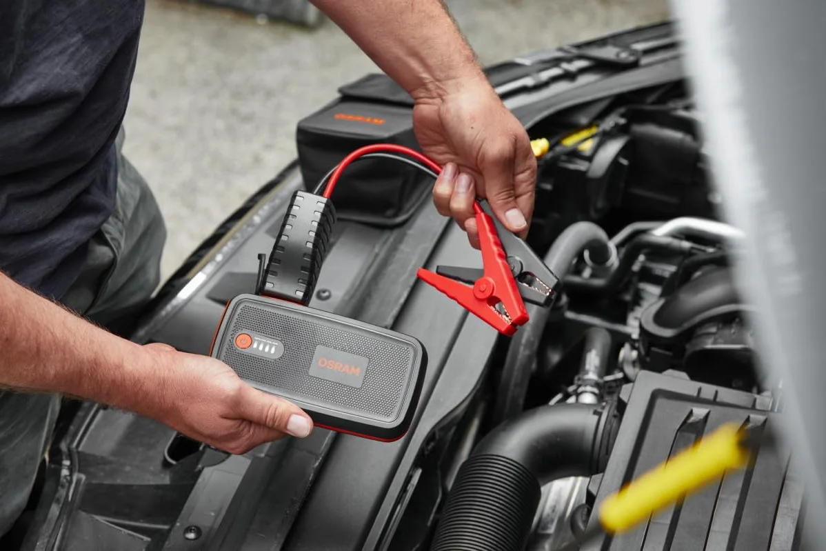OSRAM BATTERYstart 300, avviatore al Litio da 13.000 mAh per Veicoli con Motore a Benzina Fino a 6l e Motore Diesel da 3l