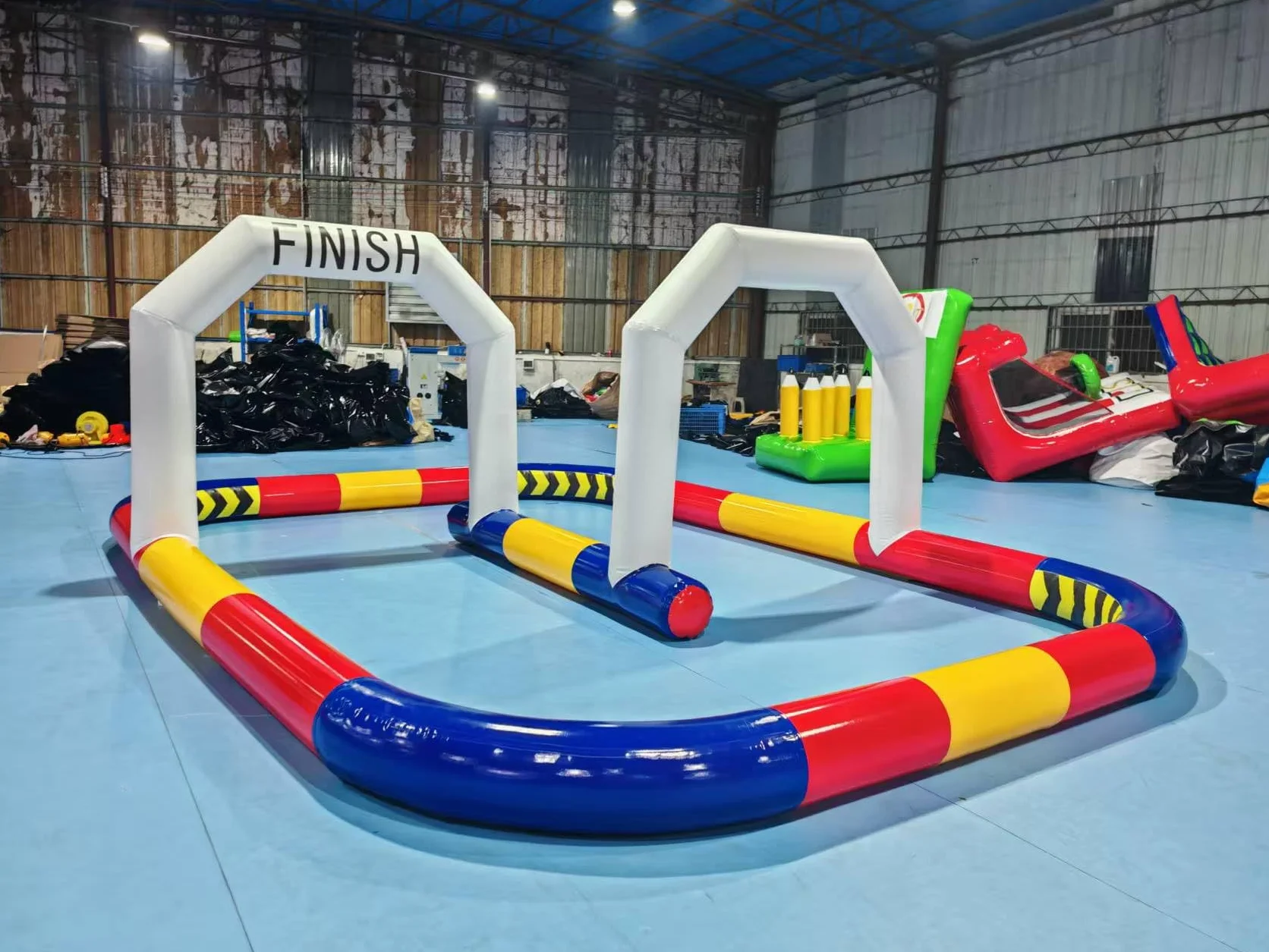 Pista gonfiabile dei go-kart per le automobili di paraurti, progettazione portatile del PVC con la pompa per divertimento all'aperto