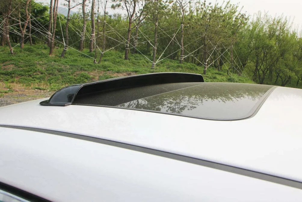 AUTO CLOVER Deflettore antivento universale per tettuccio panoramico, parapioggia e spoiler - Grande 93 cm