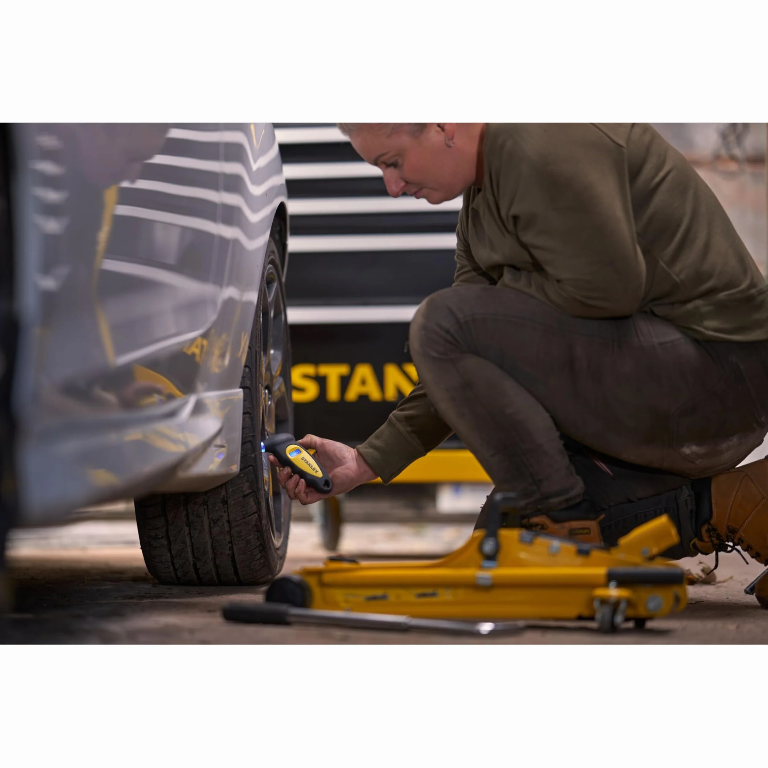 STANLEY Tester di pressione di pneumatico Digitale, nero STHT80874-0
