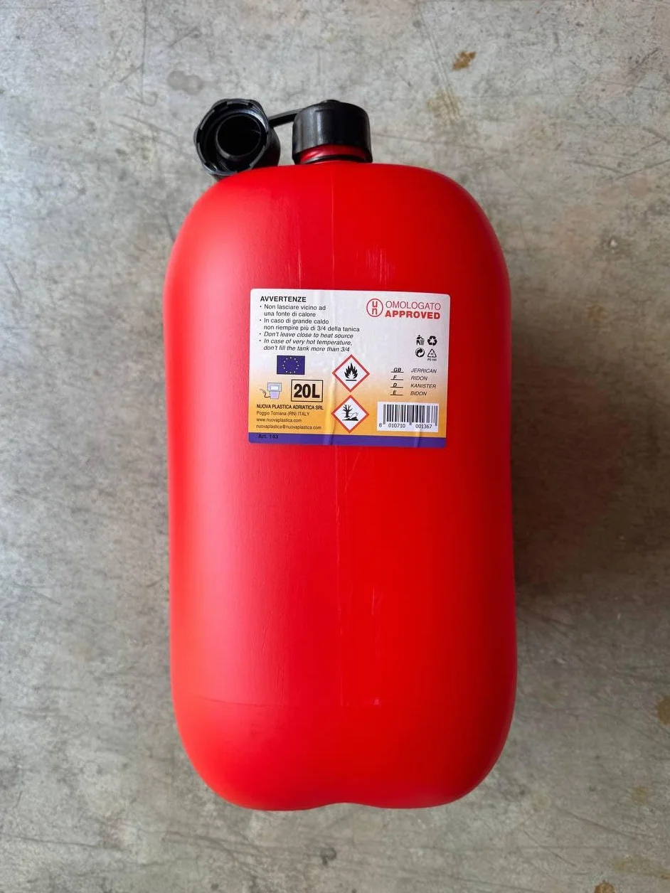 Tanica Carburante Plastica Omologata UN 20 Litri Certificata Strada Mare Benzina Diesel Resistente UV Beccuccio Flessibile Incluso