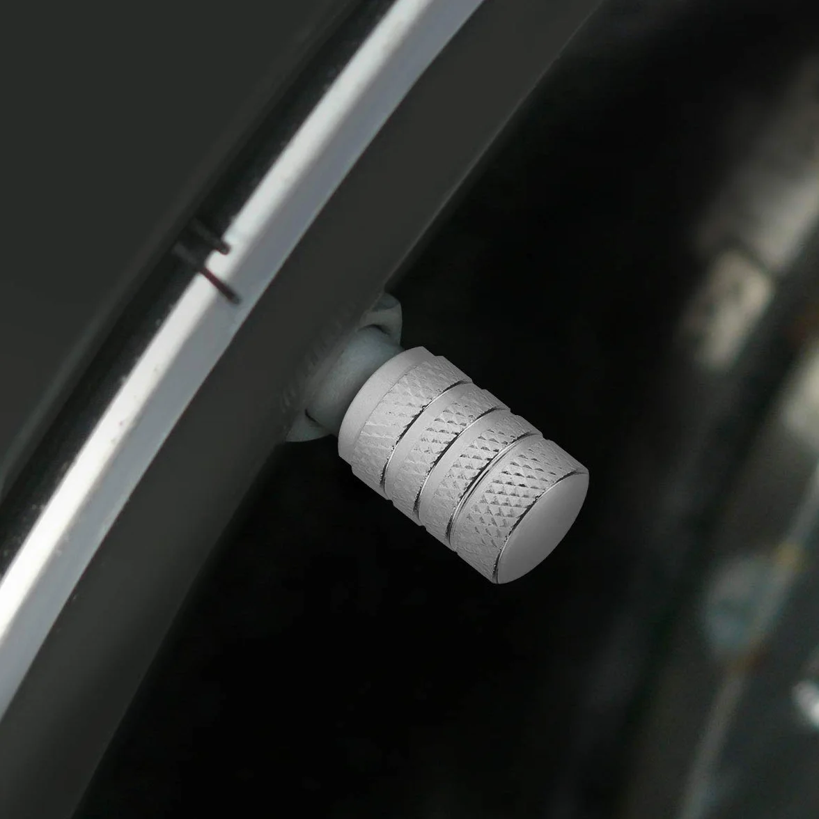 Kwmobile 5X Metal Valve Caps - Universal Car Motorcycle Bicycle Tire Valve Covers - Silver