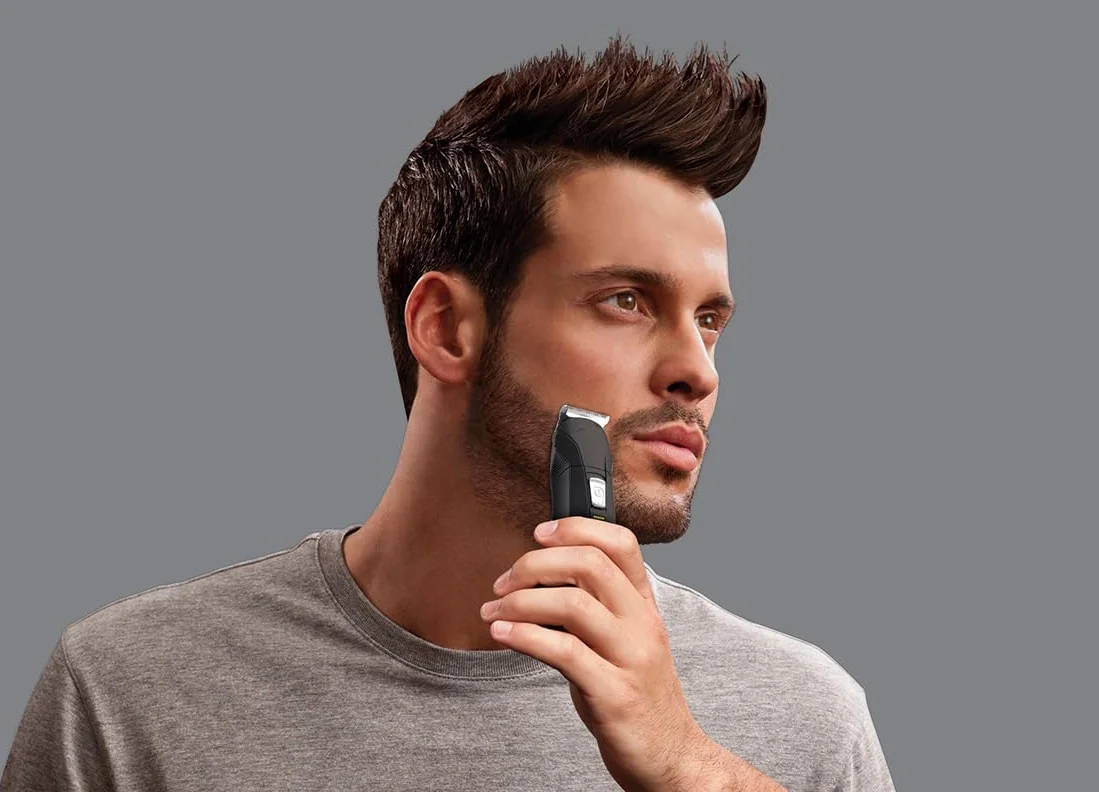 Remington Personal Groomer Edge PG6030 Rasoio Elettrico Multiuso 4 Testine Rimovibili