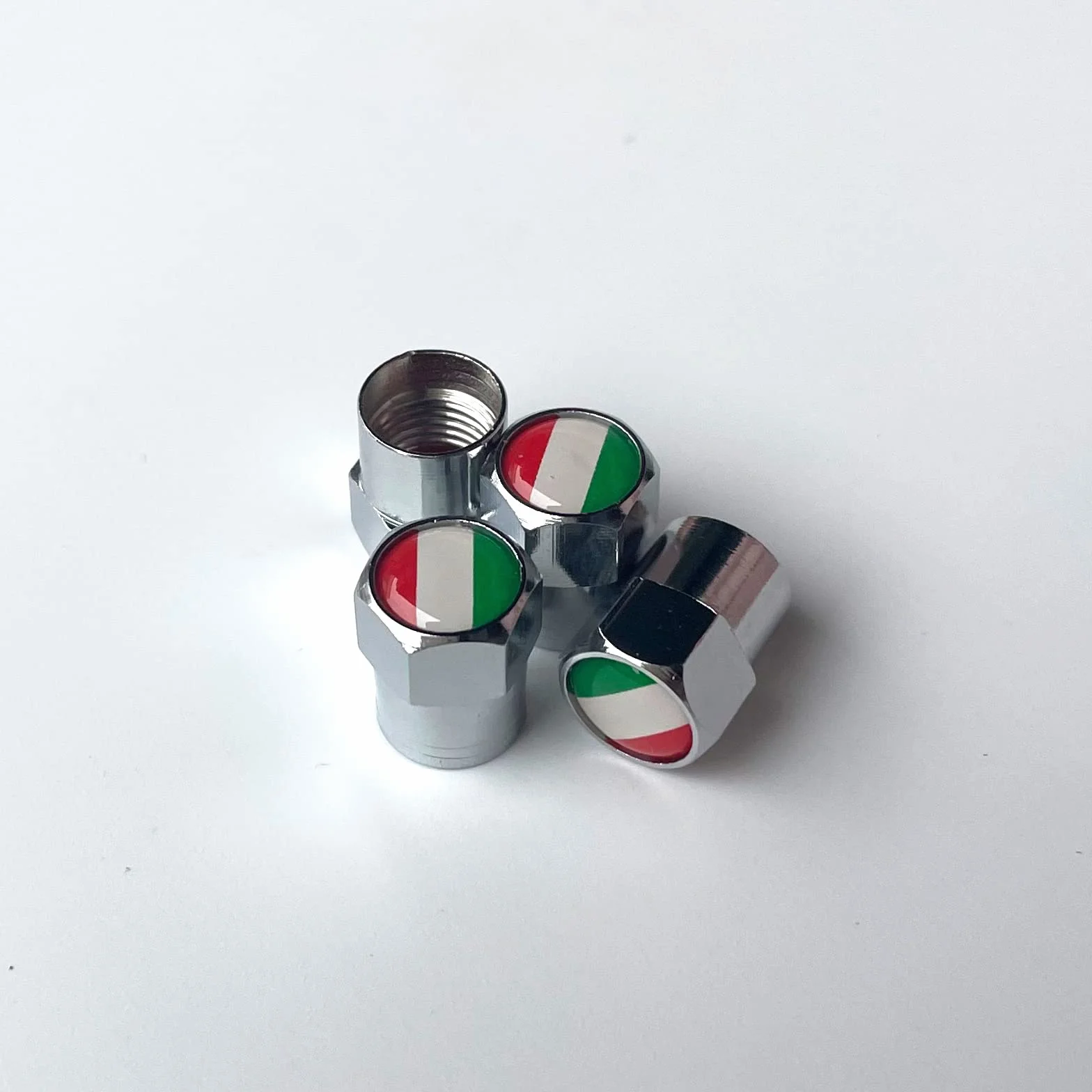 Tappini Gomme Auto Bandiera Italia Tappi Valvole Pneumatici Auto 4 pezzi, Tappi per Valvole Auto in Alluminio Tappi Stelo Valvola Pneumatico Tappi Gomme Auto, Tappino Bici, Tappi per Gomme Auto