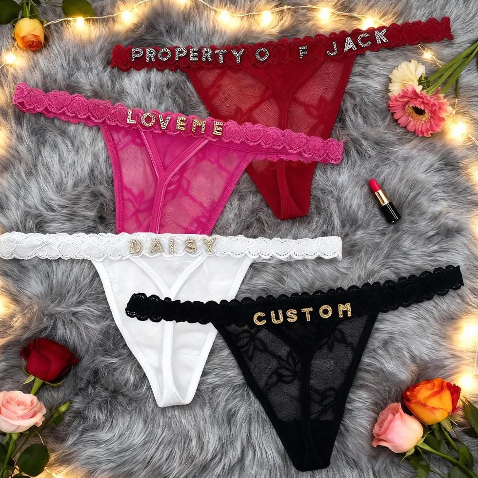 Perizoma Personalizzato con Nome e Strass, Intimo Donna su Misura, Cucito a Mano, Oro Lucido, Confezione da 4