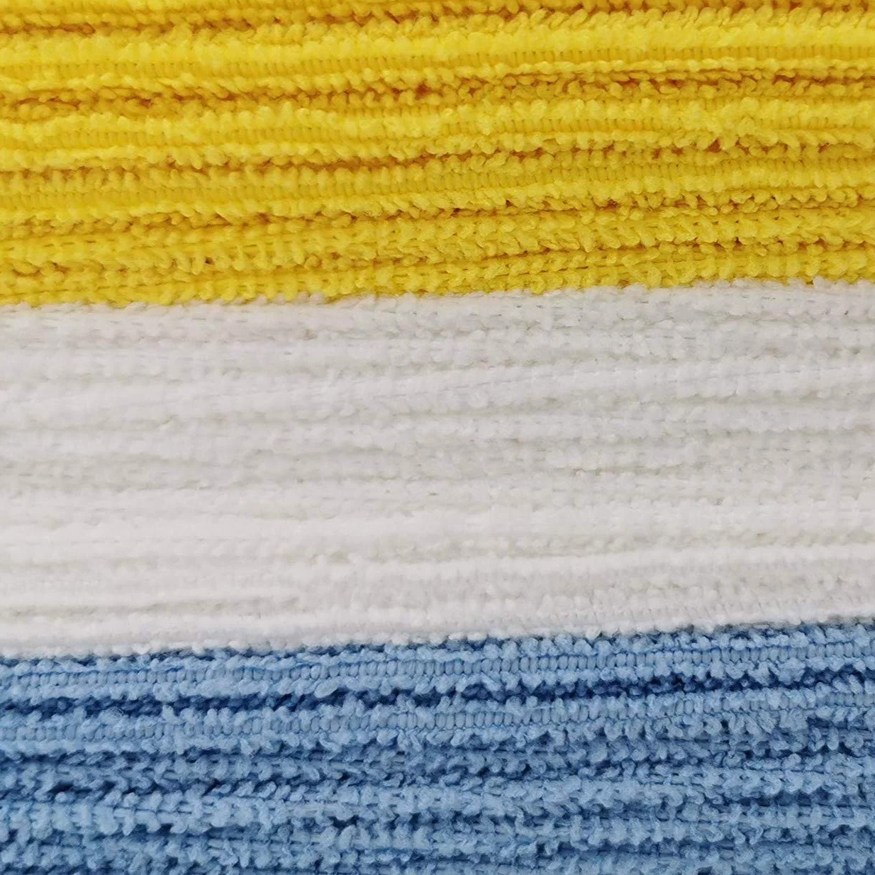 Amazon Basics Panno per la pulizia microfibra, 30.5 x 40.5 cm, Confezione da 24 unità, Multicolore