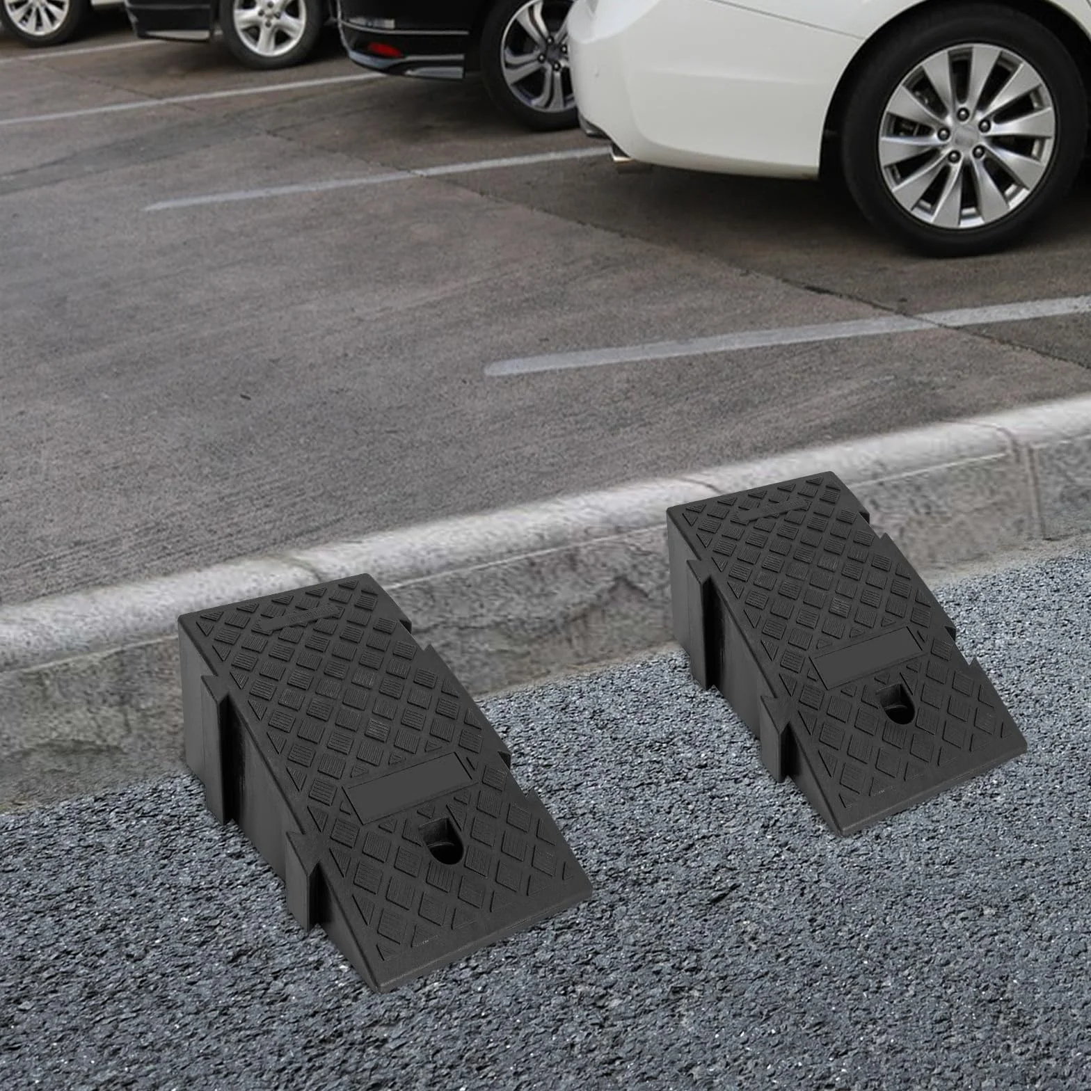 2 rampe di carico in plastica per carichi pesanti, rampa per officine automobilistiche con collegamento a pulsante, rampa portatile in plastica antiscivolo per vie, ingressi commerciali e capannoni