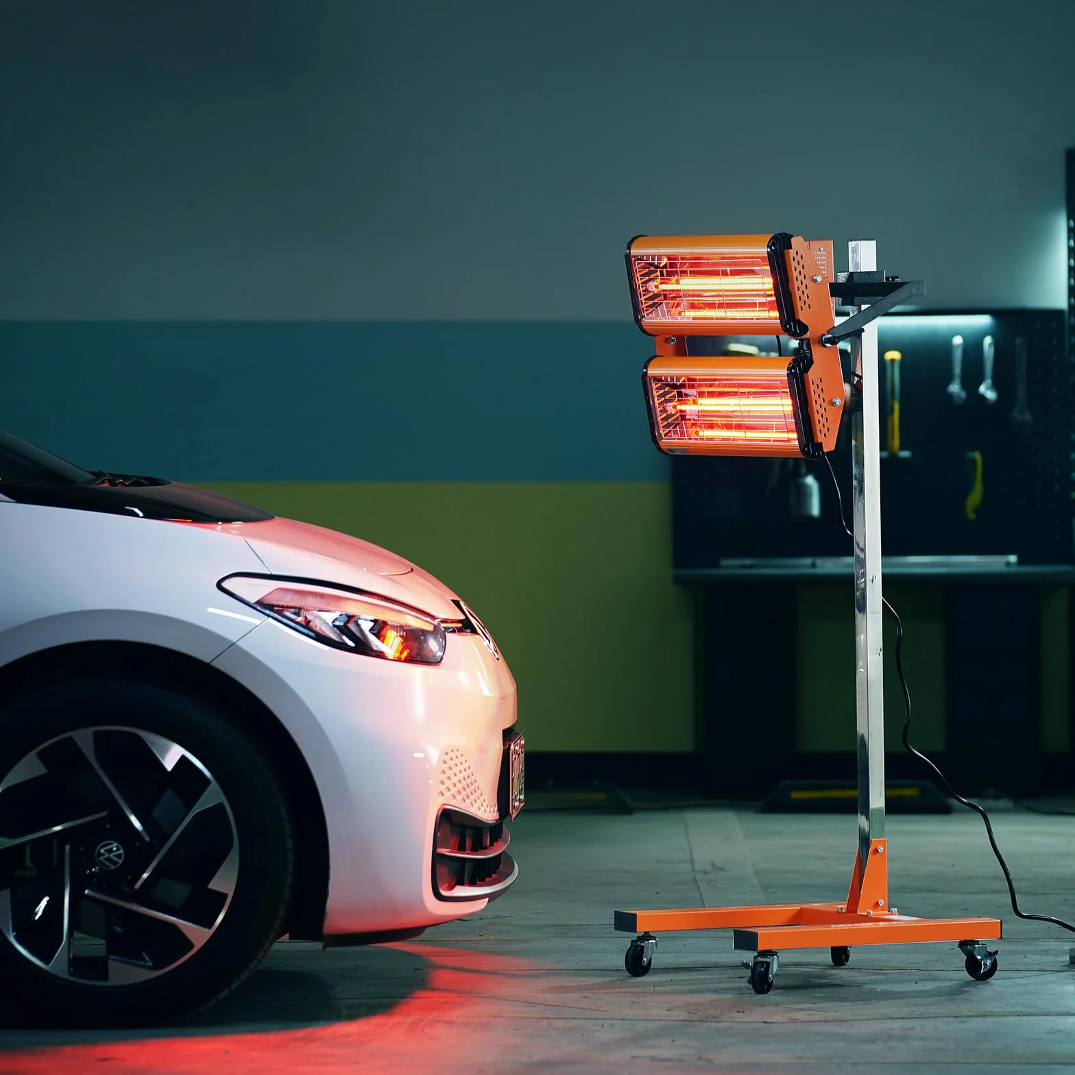 VEVOR Lampada Polimerizzante a Infrarossi 2200 W Temporizzazione 1-60 Minuti Lampada Polimerizzante per Auto con Riscaldamento Automatico con Staffa, per Area di Cottura 0,48 ㎡ per Riparazione in Loco