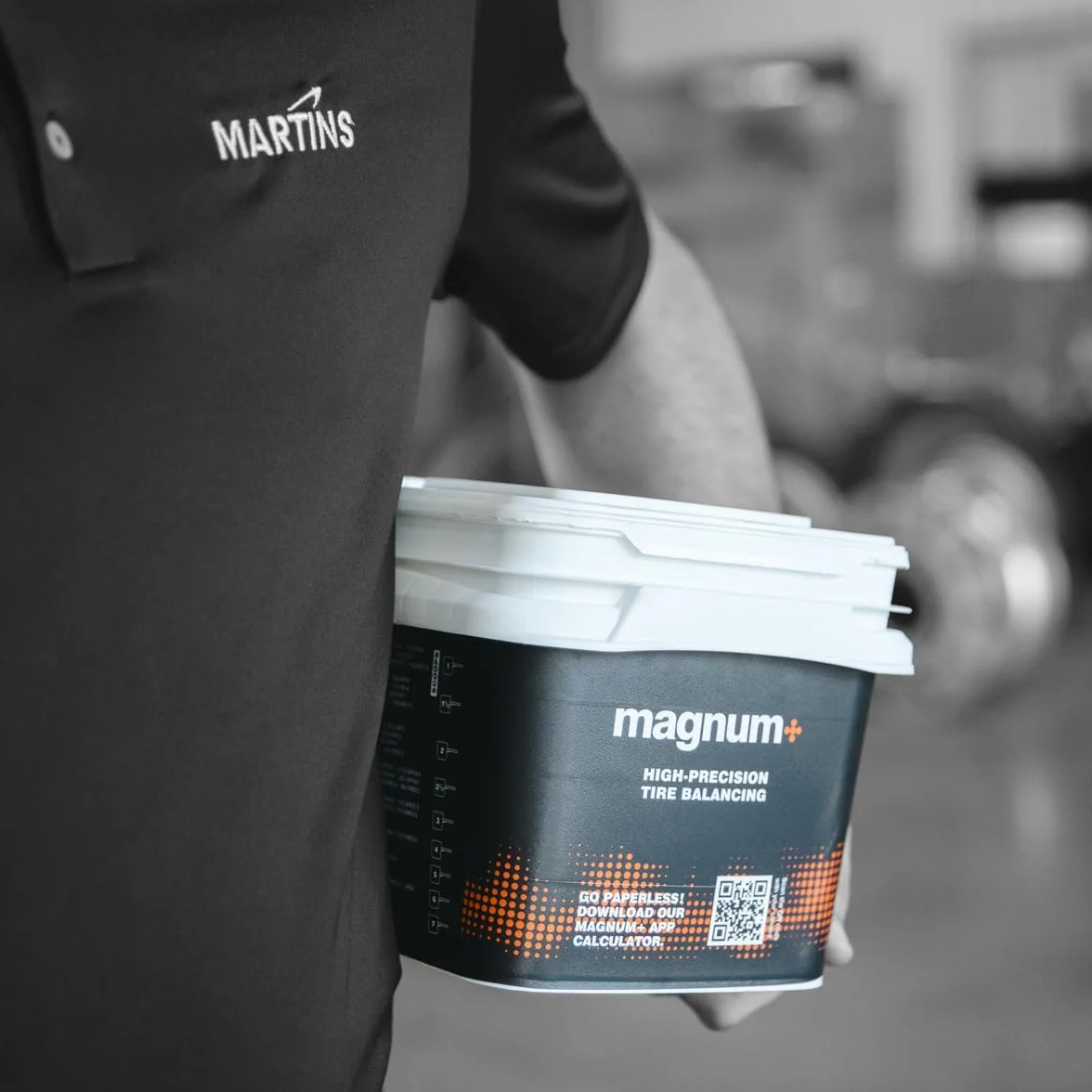 magnum+ Perline di bilanciamento per Pneumatici, vaschetta Sfusa da 8 kg, bilanciamento Interno dinamico per Camion, Fuoristrada e Pneumatici Pesanti | Perline di Vetro riutilizzabili ed ecologiche