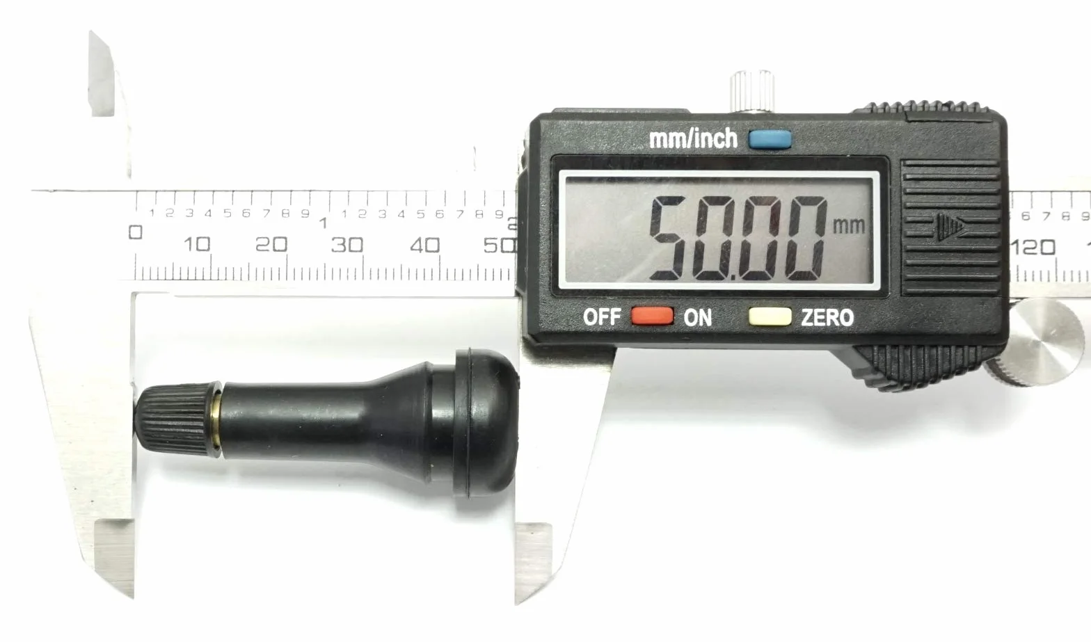 4 tappi universali in gomma nera per valvole pneumatici da 50 mm