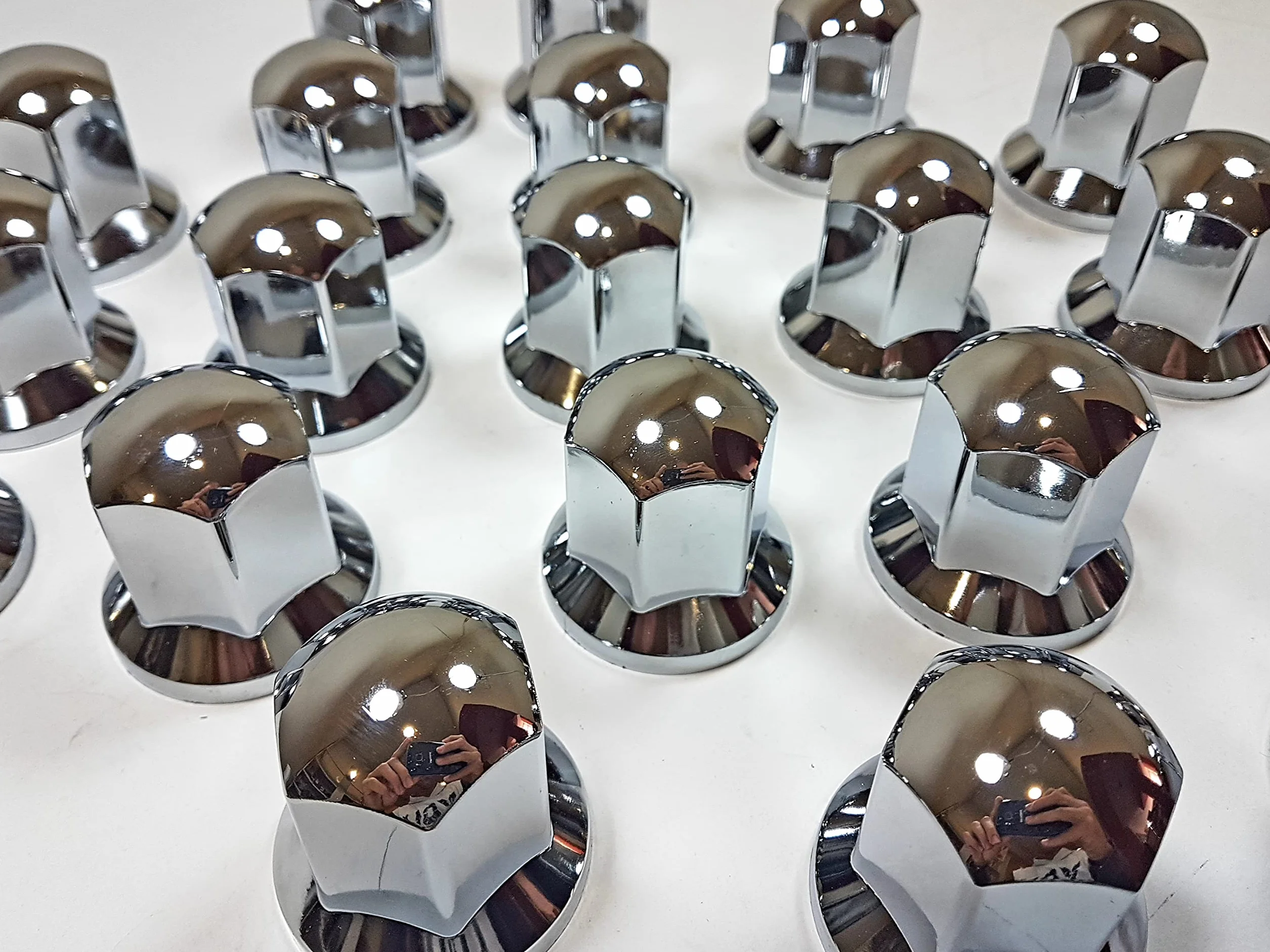 Copribulloni per ruote in plastica cromata LUX 32 mm 60 pezzi