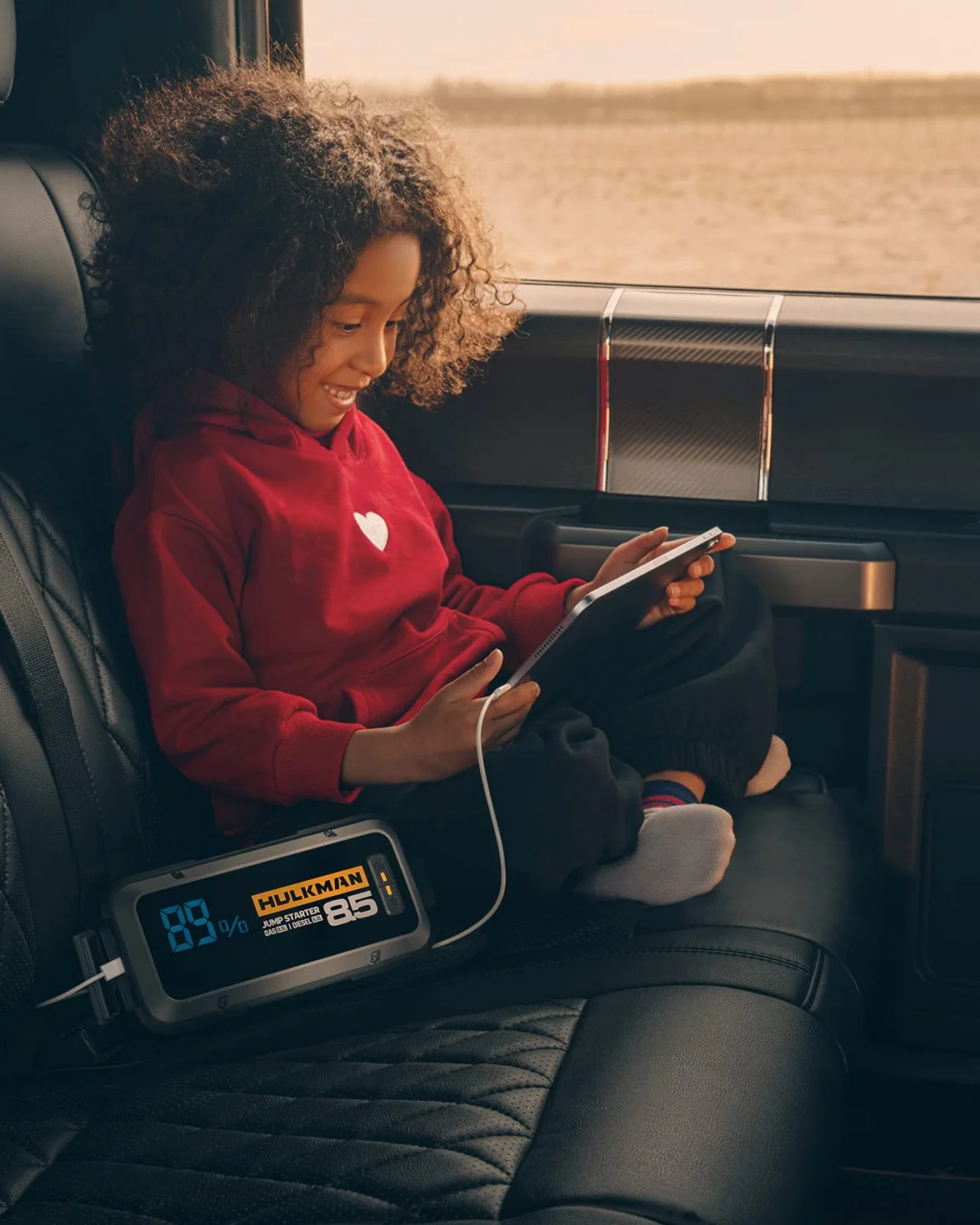 HULKMAN Alpha85 Grigio Spazio, Avviatore di Emergenza Intelligente 2000A 74Wh, Booster Batteria Auto 12V Portatile con Schermo da 3.3",Power Bank USB-C, Cavi per Motori fino a 8.5L Benzina/6.0L Diesel
