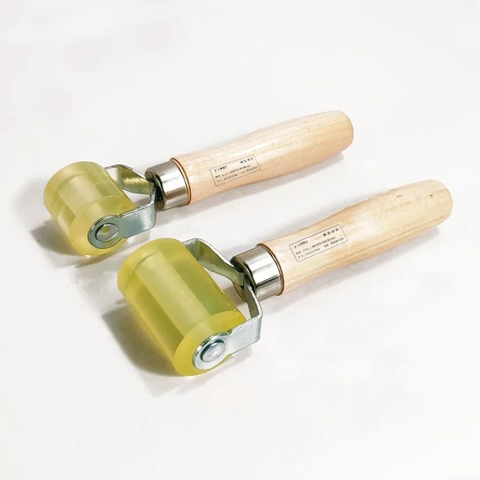 Rotella di rotolamento antirumore per installazione audio automobilistica, rullo in gomma da 30 mm o 50 mm con manico in legno, strumento di applicazione a pressione uniforme per interni (30 mm)