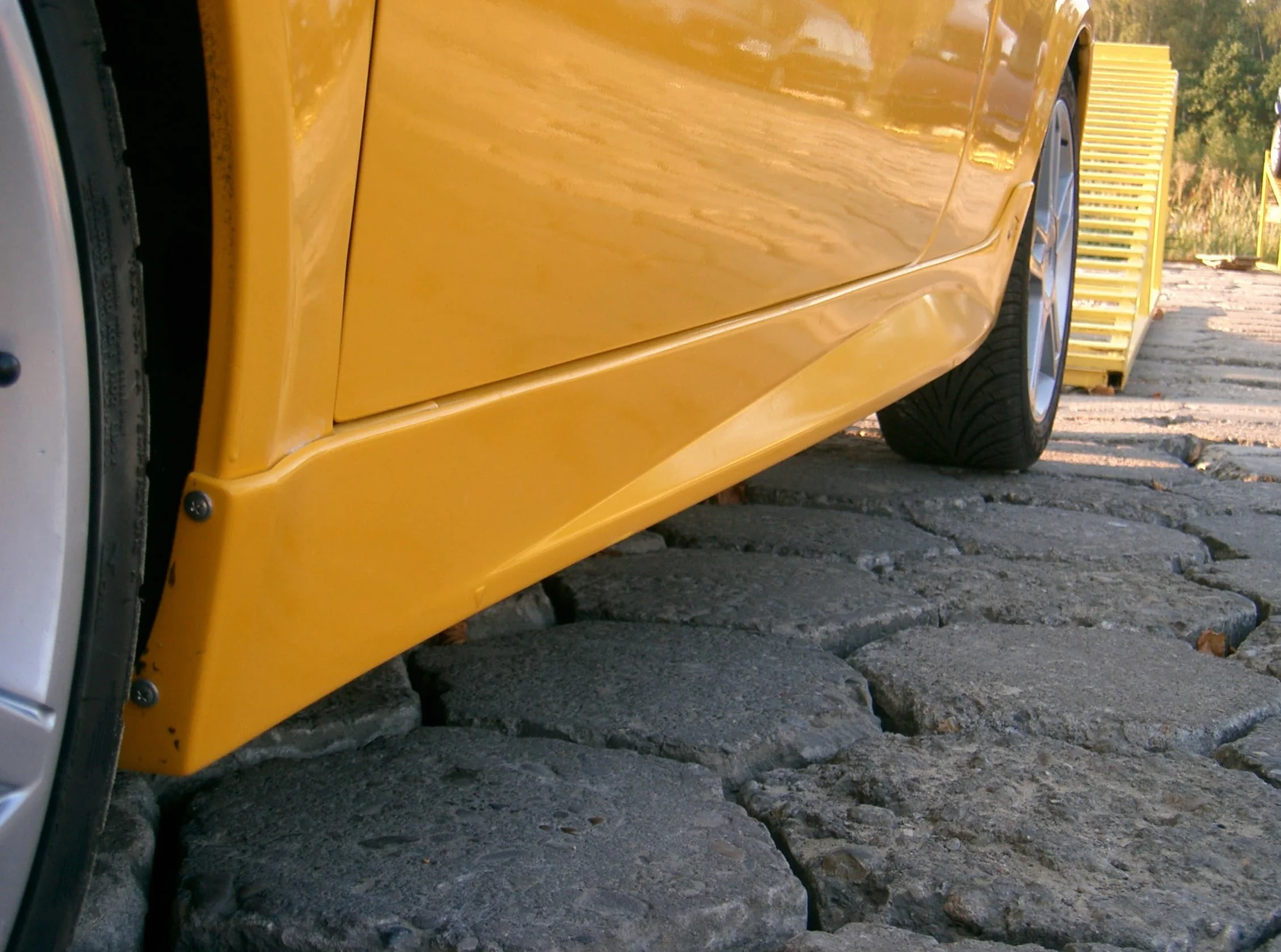 Minigonne Laterali Sottoporta per Fiat Punto 2 Abarth Look, Vetroresina Gialla