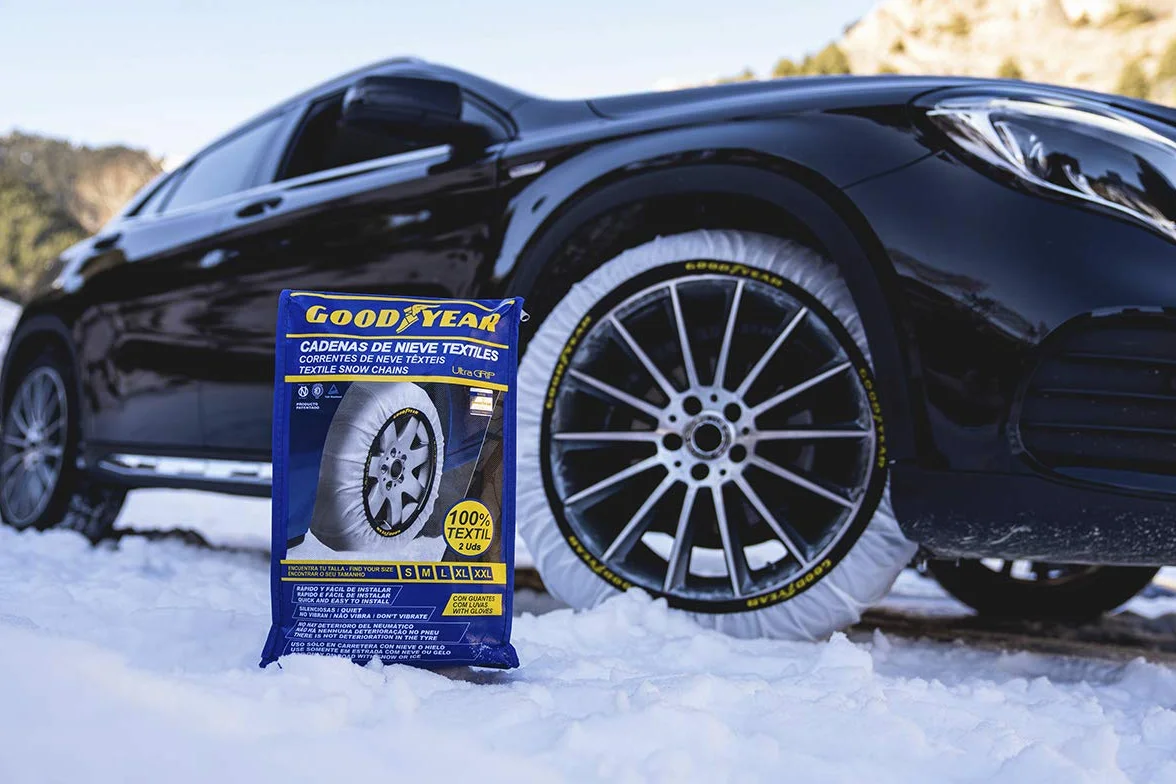 Goodyear Set di 2 Catene da Neve in Tessuto Ultra GRIP TAGLIA L per Auto R14-R20