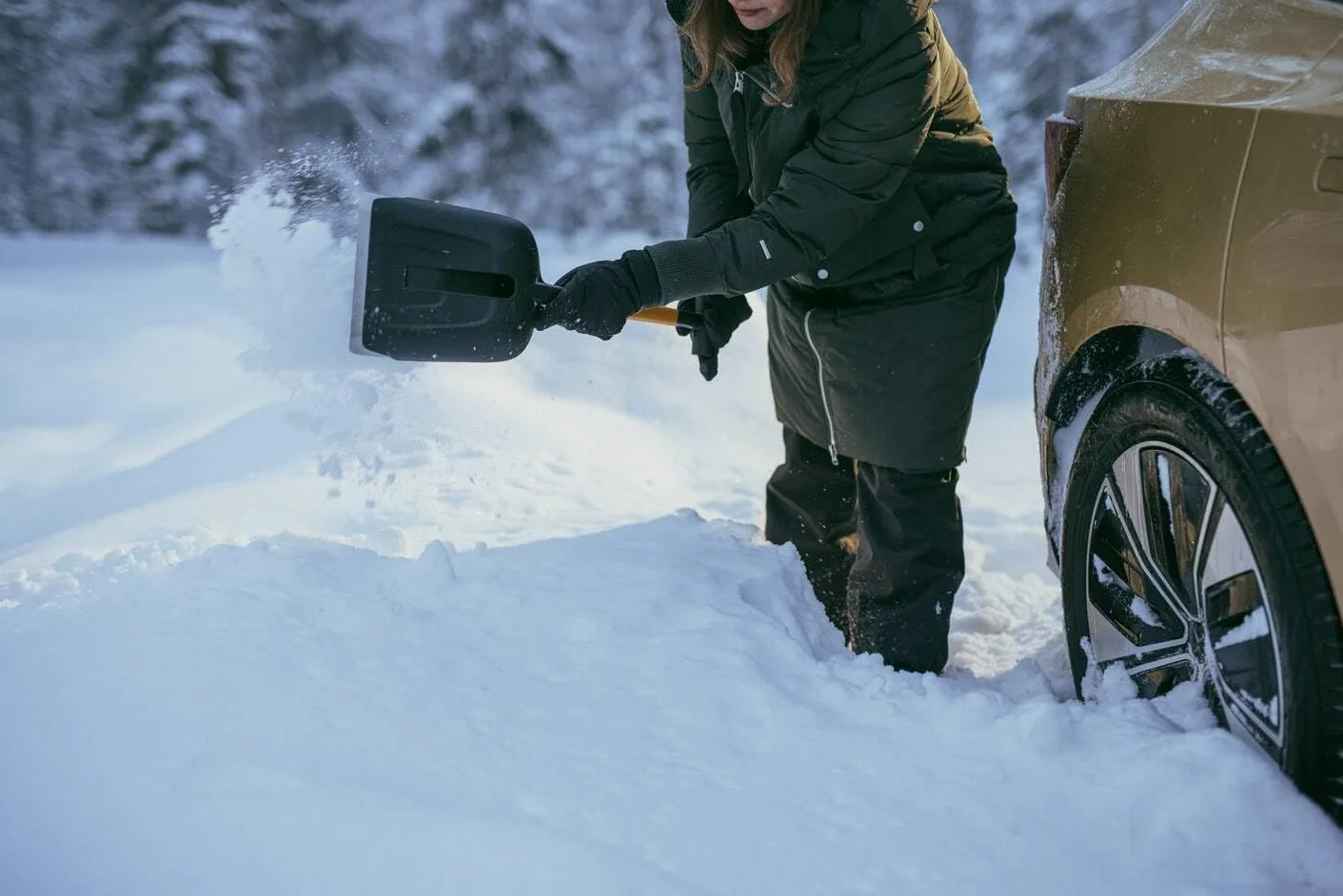 Fiskars Pala da Neve 63 cm Accessorio per Automobile Impugnatura a T Bordo in Acciaio Inox
