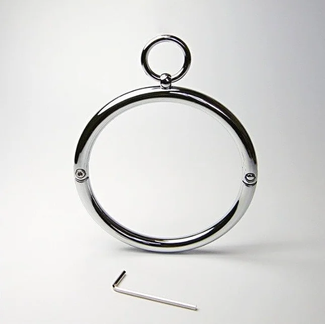 BONDAGERIE® Collare tondo in metallo con anello