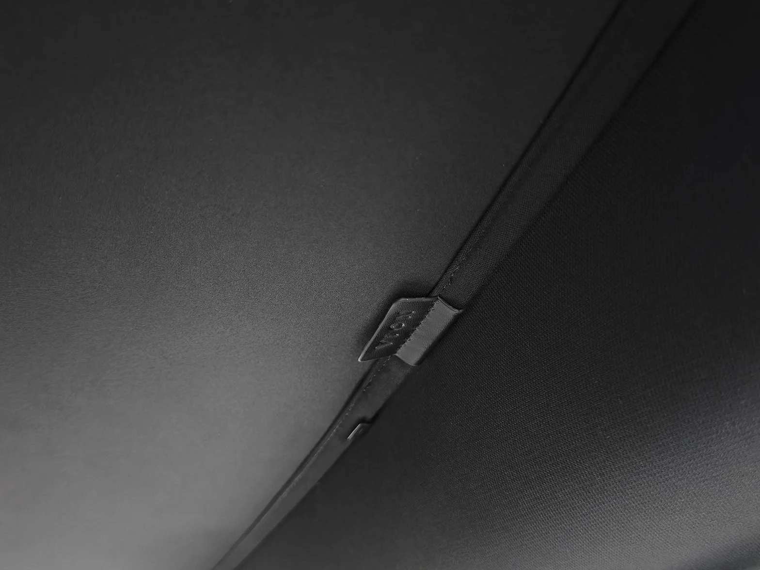 VION Tendina parasole per tetto Tesla Model Y (Nuovo Modello Y 2026–2025) – Oscuramento totale (nessuna trasmissione di luce), cabina più fresca, tessuto a doppio strato con rivestimento UV potenziato