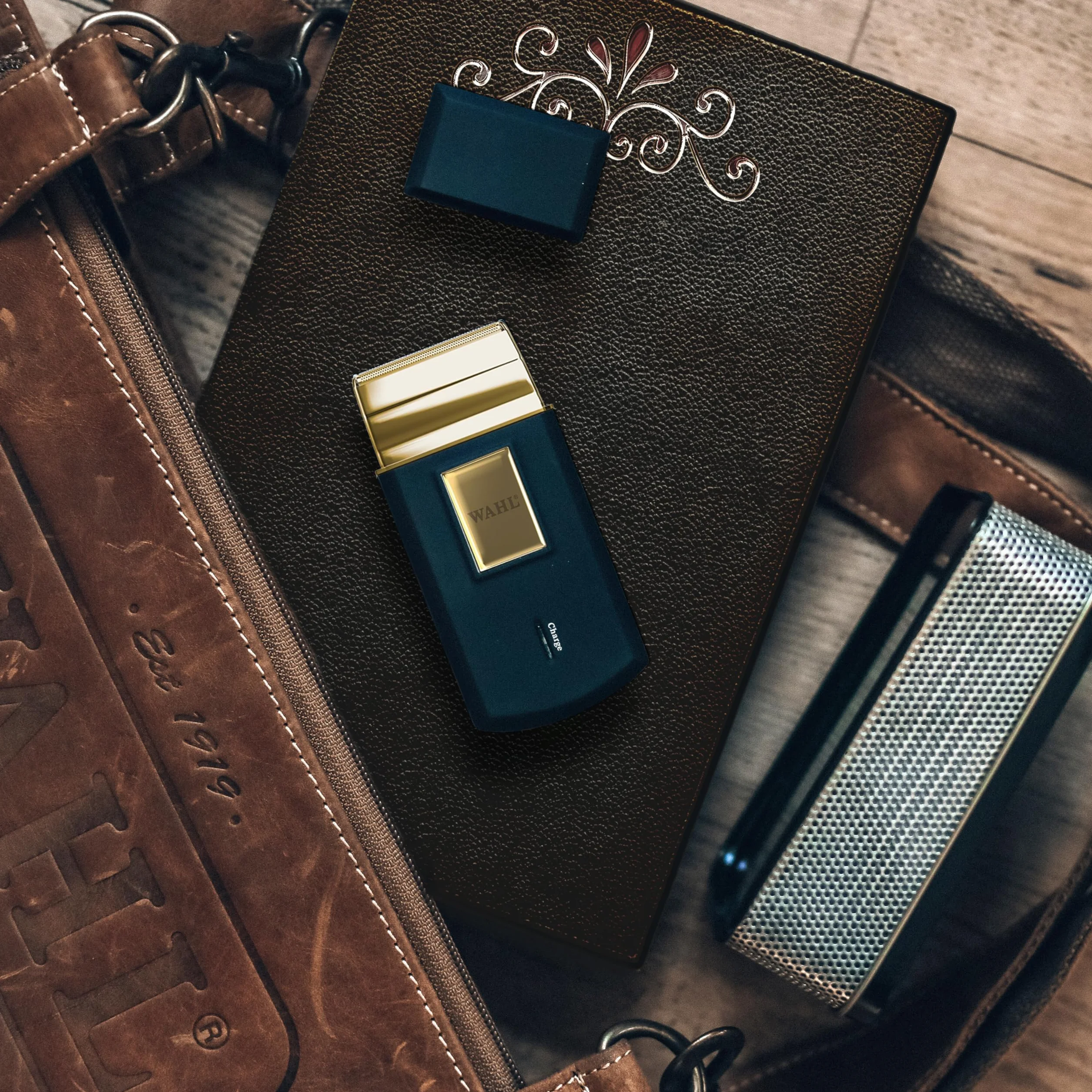 Wahl Travel Shaver Gold Edition Rasoio Elettrico Cordless Ricaricabile per Uomo