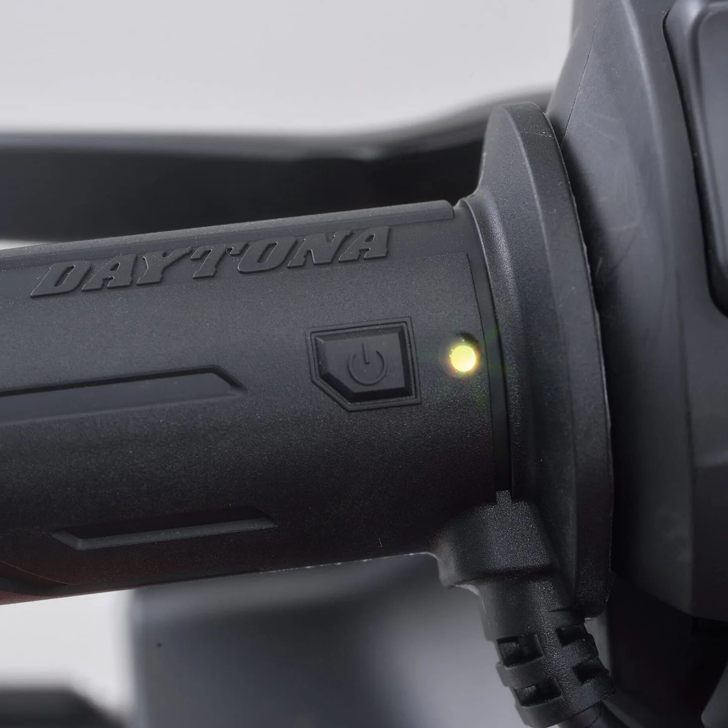 DAYTONA kit manopole riscaldate moto manubri 22,2mm terminale aperto/controllo mecc. con protezione batteria