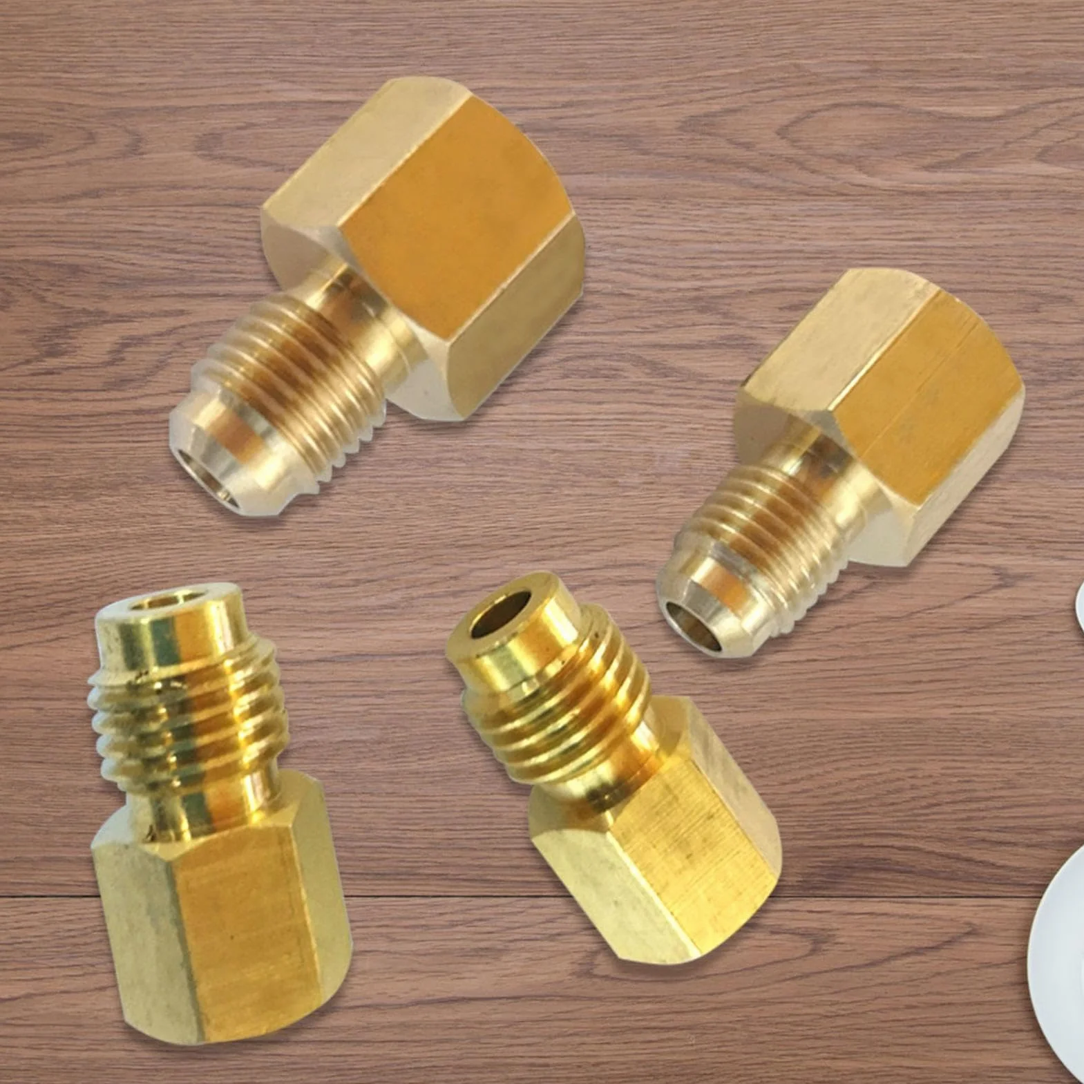 Raccordo Adattatore in Ottone R134A Flare Femmina 1/4 Pollice a Maschio 1/2 Pollice Serbatoio SAE per Refrigerazione Condizionatore d'Aria