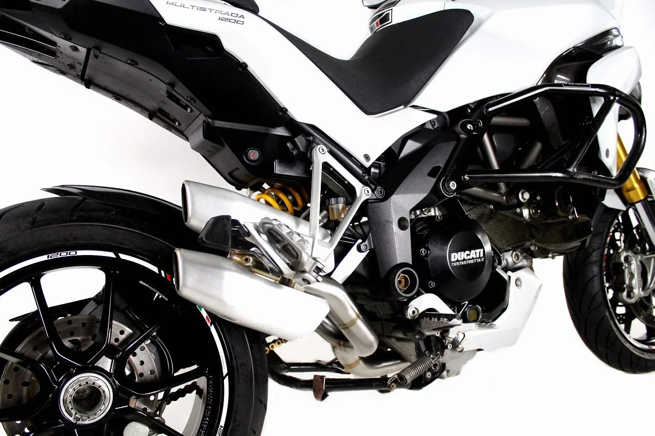 DOMINATOR Collettore di raccordo centrale compatibile con MTS MULTISTRADA 1200 2010-2014