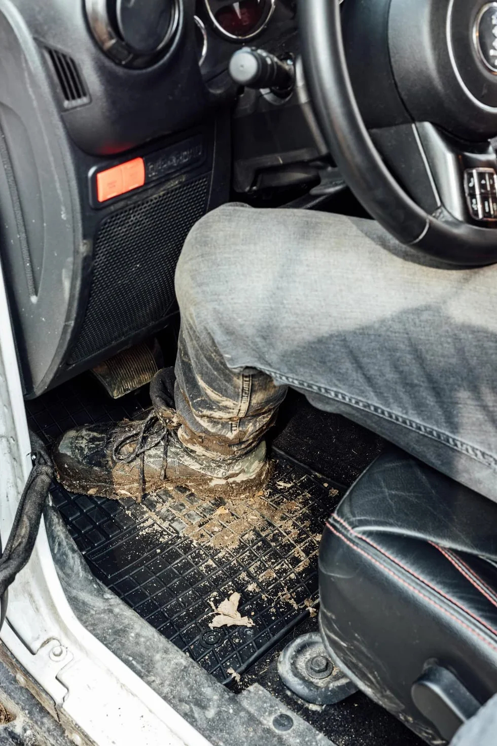 IMJ-Global Tappetini Auto Gomma elToro su Misura Compatibili con Fiat Doblo II 2010-2020 1° fila, Set Completo di Tappeti Auto per Migliorare Look e Sportività, Tappetino Premium in TPE Durevole