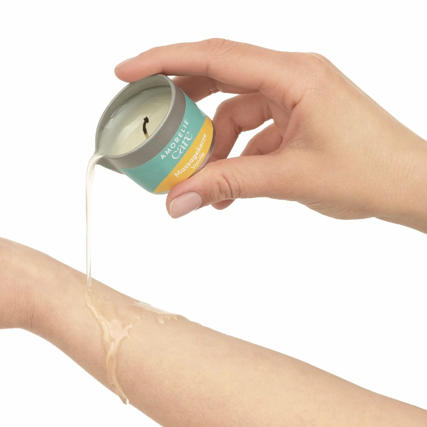 AMORELIE Care Candela da massaggio profumata alla vaniglia 50ml