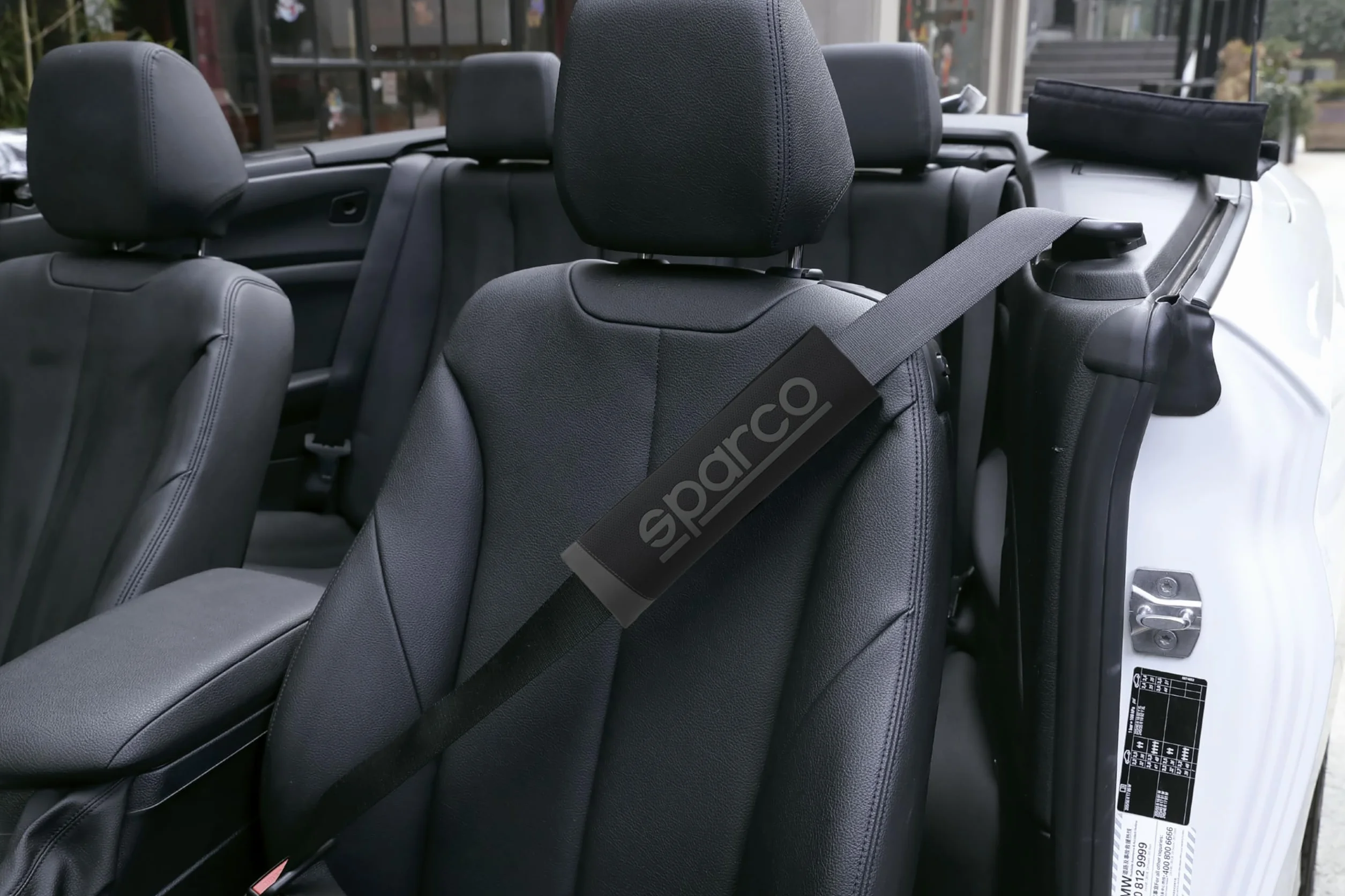 Sparco Cuscinetti per Cintura di Sicurezza universali 2 Pezzi, Amazon Exclusive, PVC + Poliestere, Lavabili e Facili da installare, Protezione per Cintura di Sicurezza per Auto