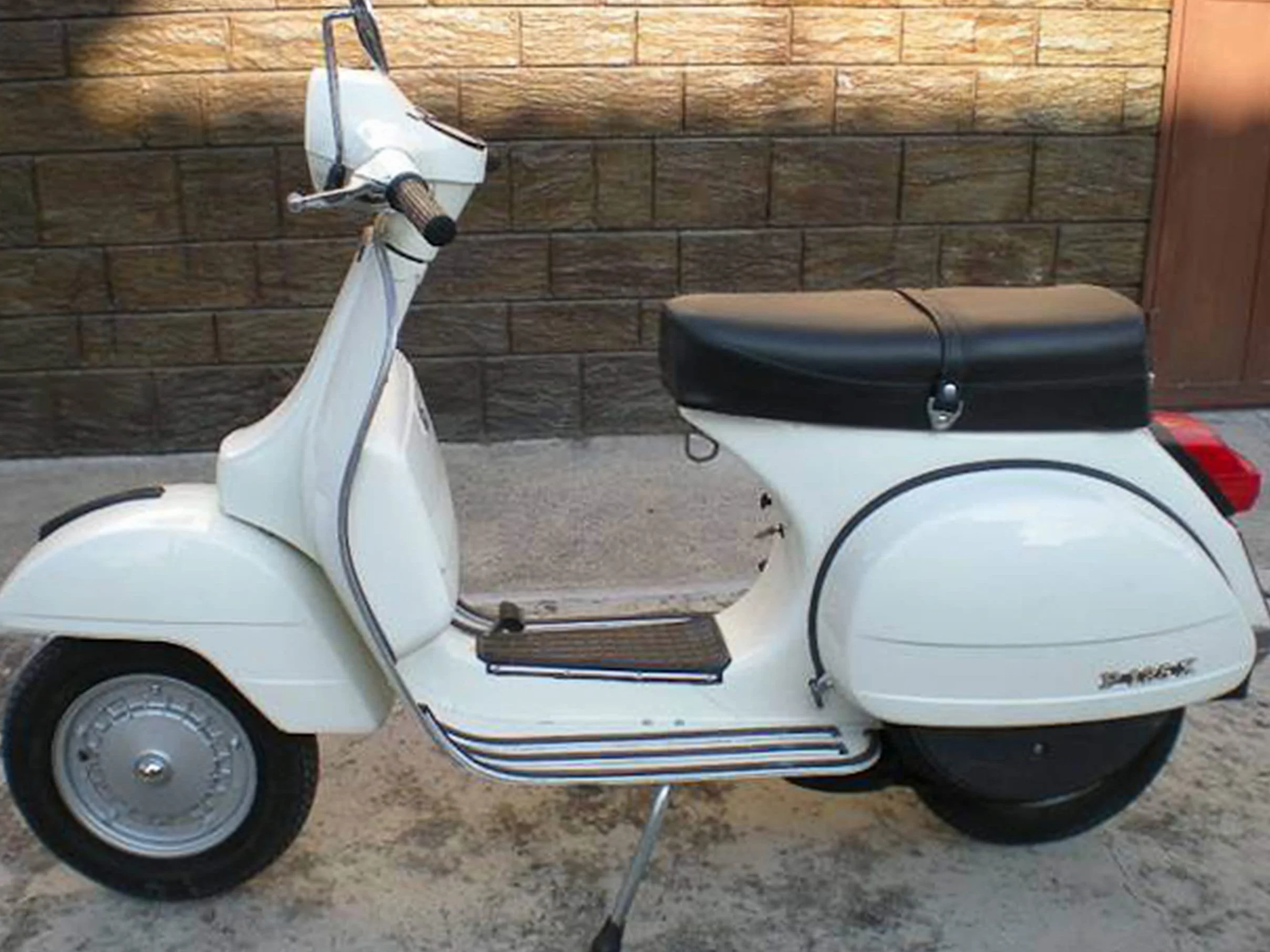 PRO-FILE 3.50-10 56 J RUOTA COMPLETA per Scooter Vespa PX 125 150 200 cc