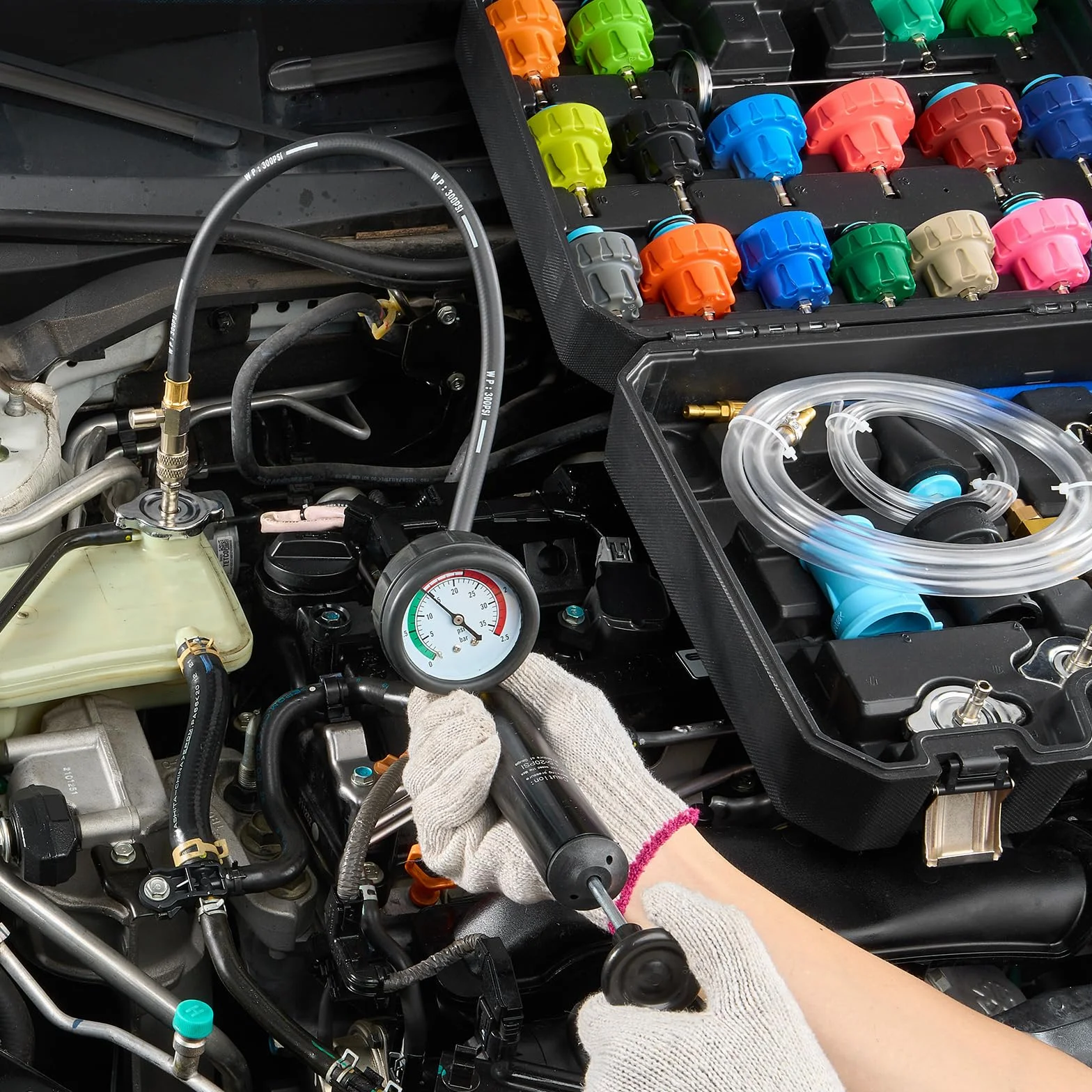 VEVOR Kit Tester Universale per Pressione del Sistema di Raffreddamento Sostituzione del Radiatore, Kit Adattatori per Pompa a Mano Kit Tester per Pressione con Valigetta Portatile Auto Moto Camion