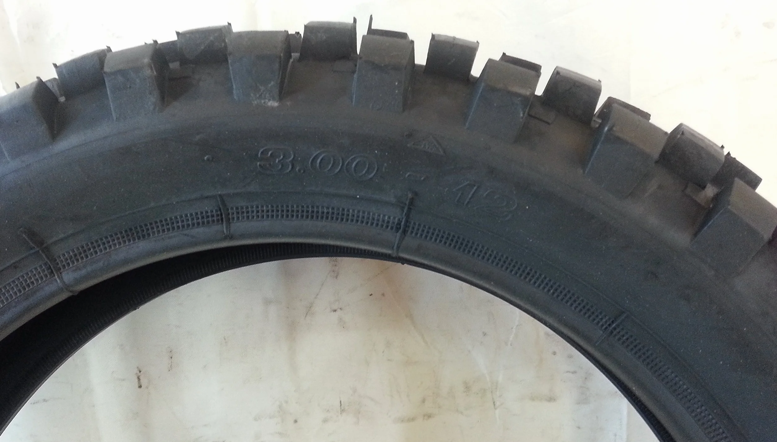 Copertone pneumatico 3.00-12 VEE RUBBER V174 CROSS enduro