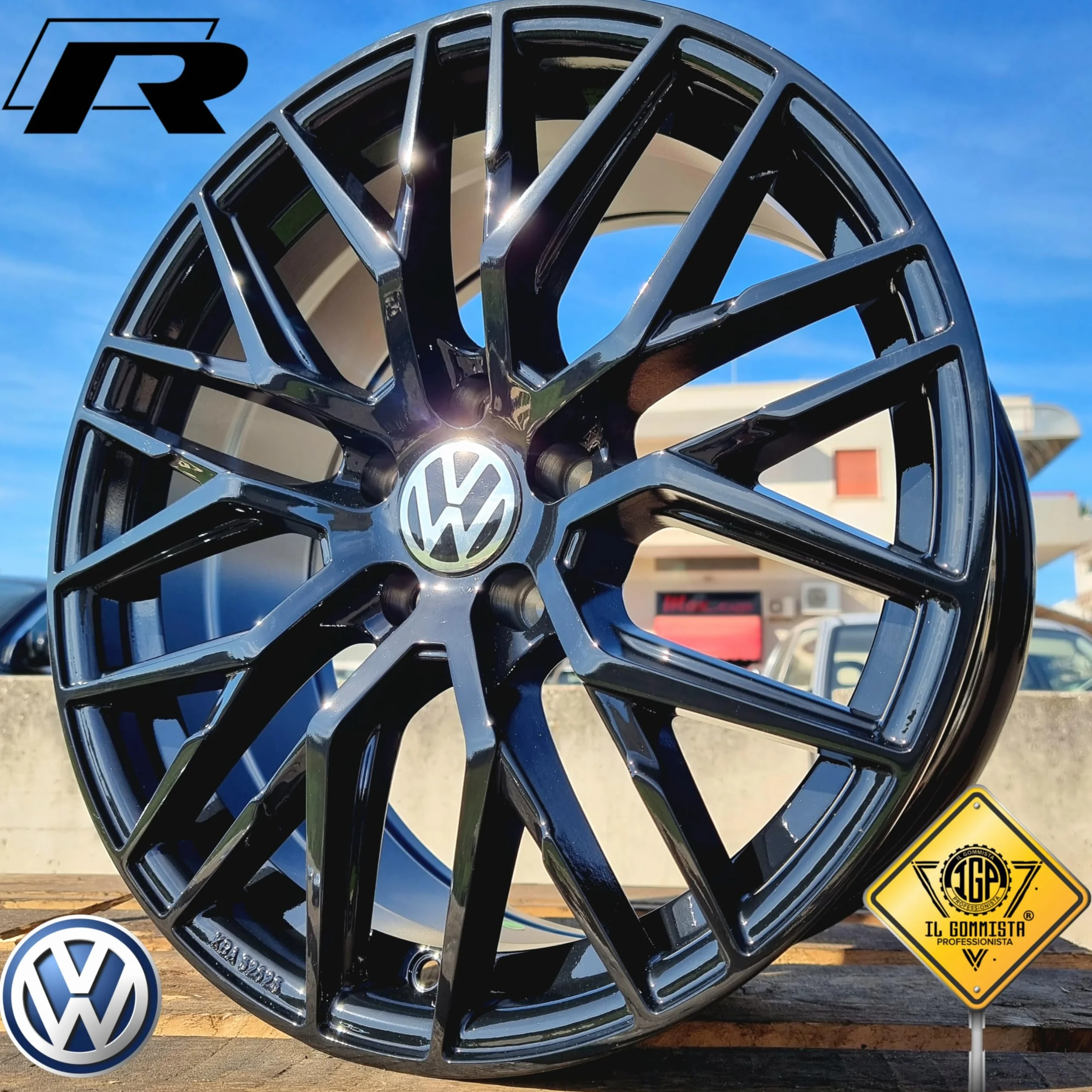 IGP R+ Kit 4 Cerchi in Lega da 18" Compatibili con Volkswagen GOLF mk V VI VII VIII Gti Gtd R Gte Variant Plus + ID.3 ID.4 T-Roc Tiguan Passat Touran Eos Scirocco Beetle Caddy Jetta Maggiolino