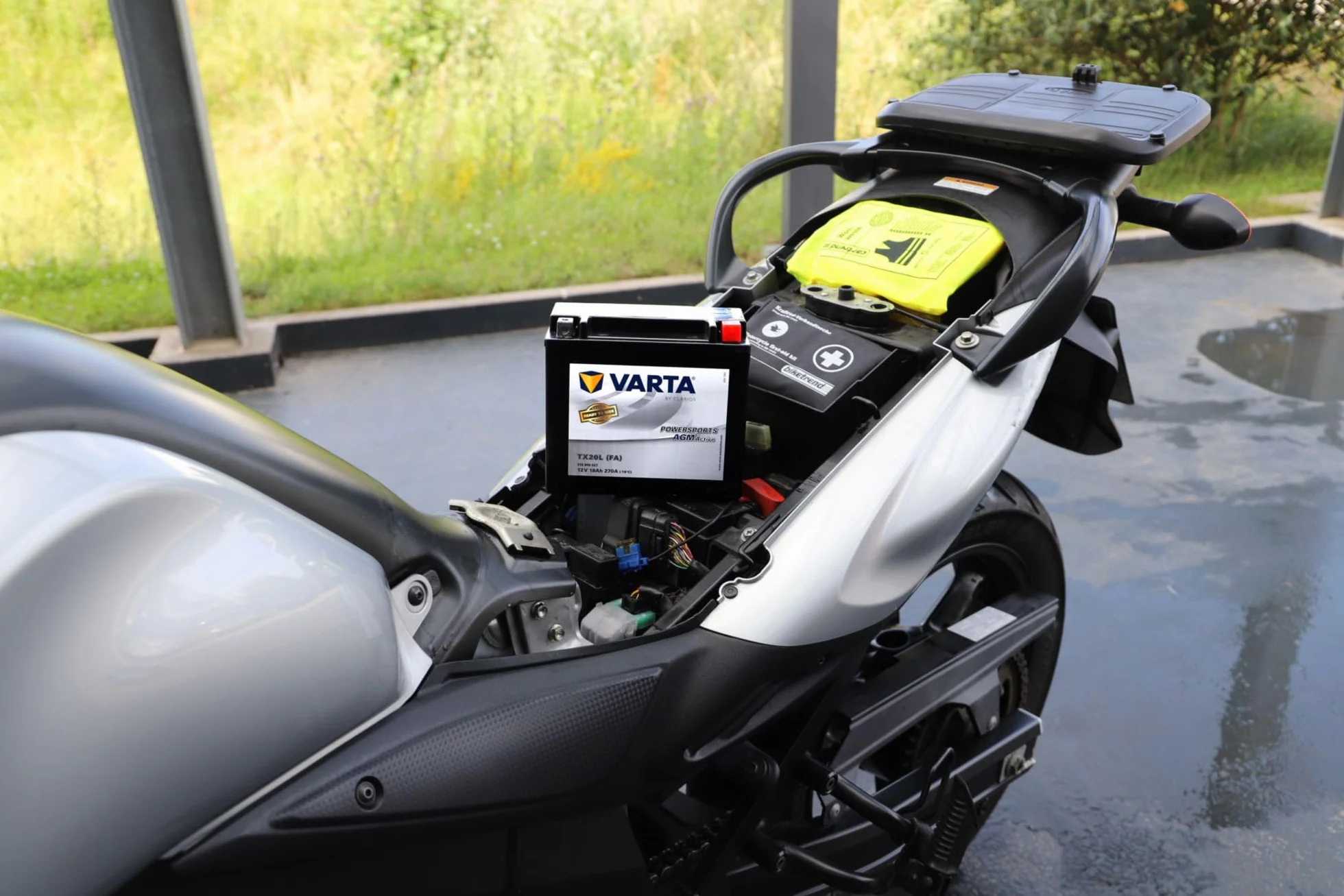 VARTA Batteria per moto 3 Ah 50 A Powersports Active AGM nera