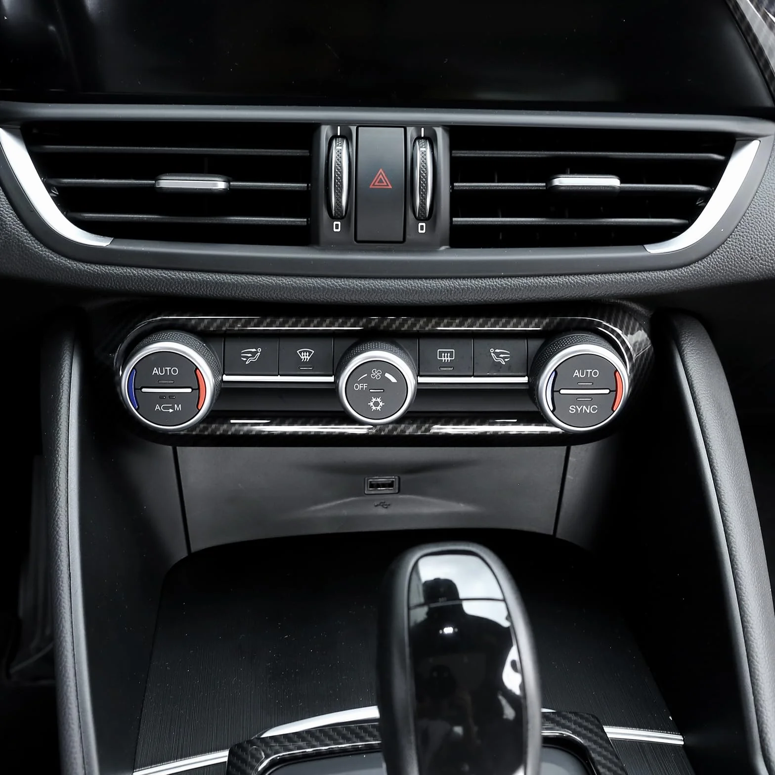 PIUGILH ABS fibra di carbonio modello auto center condizionatore condizionatore telaio rivestimento rivestimento adatto per Alfa Romeo Giulia 2017-2020, condizionatori d'aria pannello di controllo per