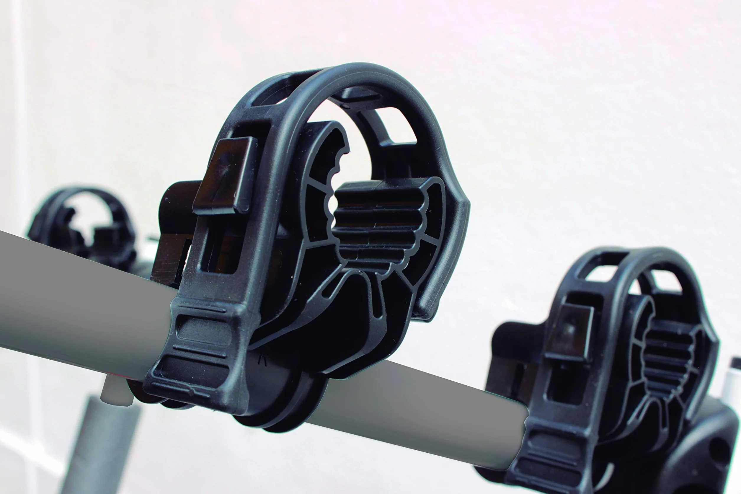 Portabici da Portellone Posteriore Easy V3 Max 3 Biciclette 15kg Telaio Acciaio Bracci Regolabili Pieghevole