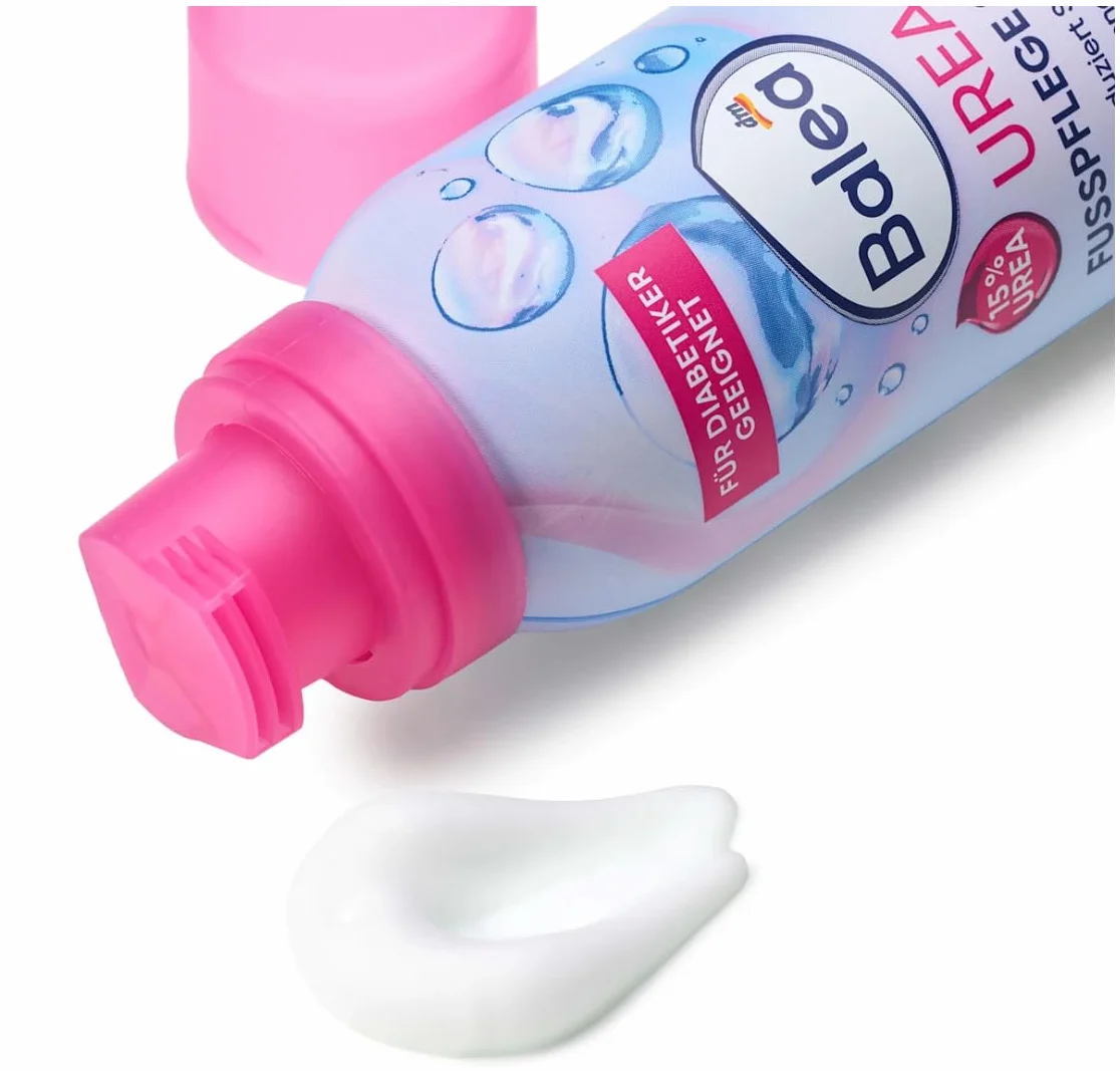 Balea Set da 2 Schiuma per la cura dei piedi Urea 100 ml + Crema per piedi con urea 100 ml + calzini bonus