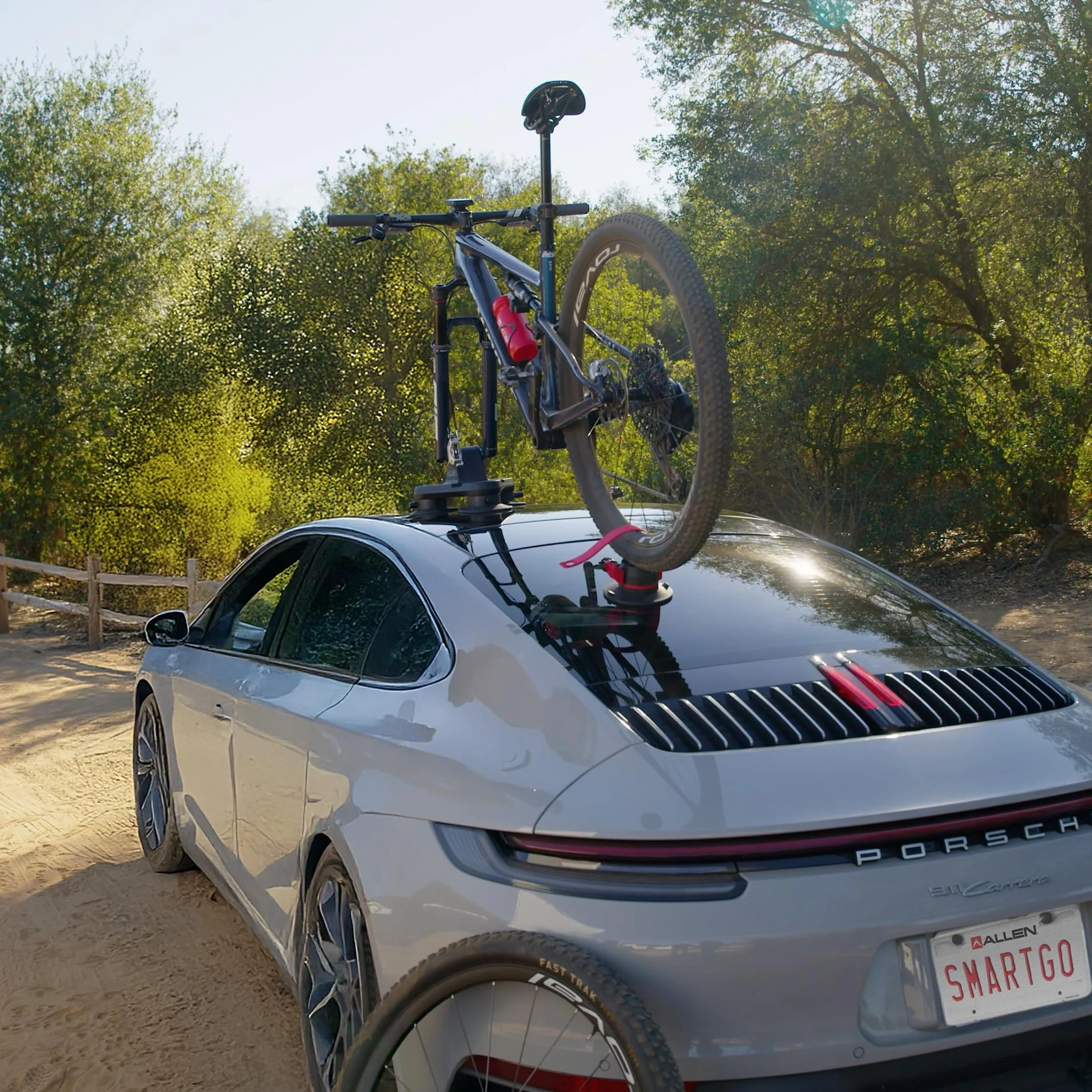 Allen Smart Suction® GO: PORTABICI COMPATTO PER 1 BICI